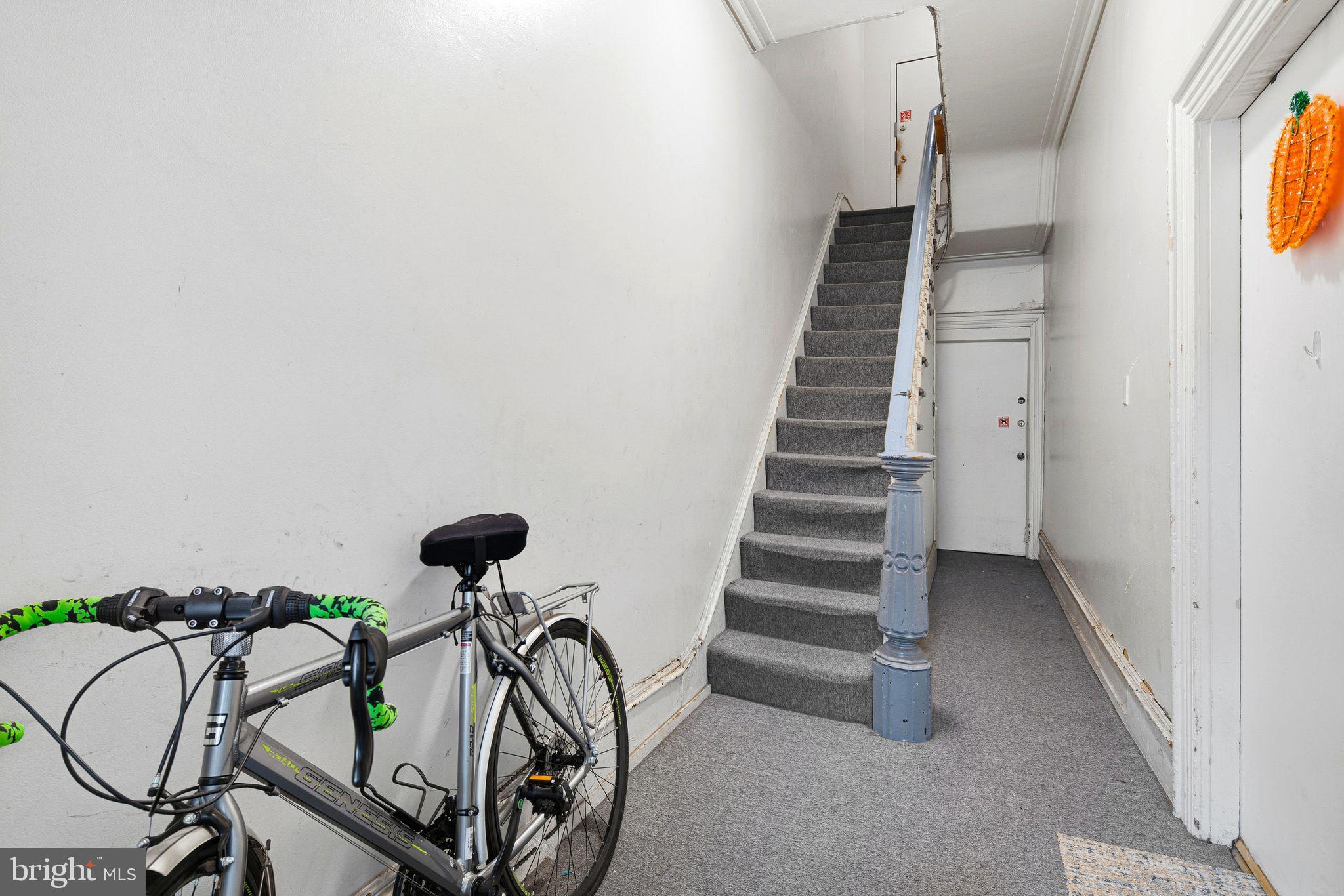 FAIRMOUNT - Residential Income