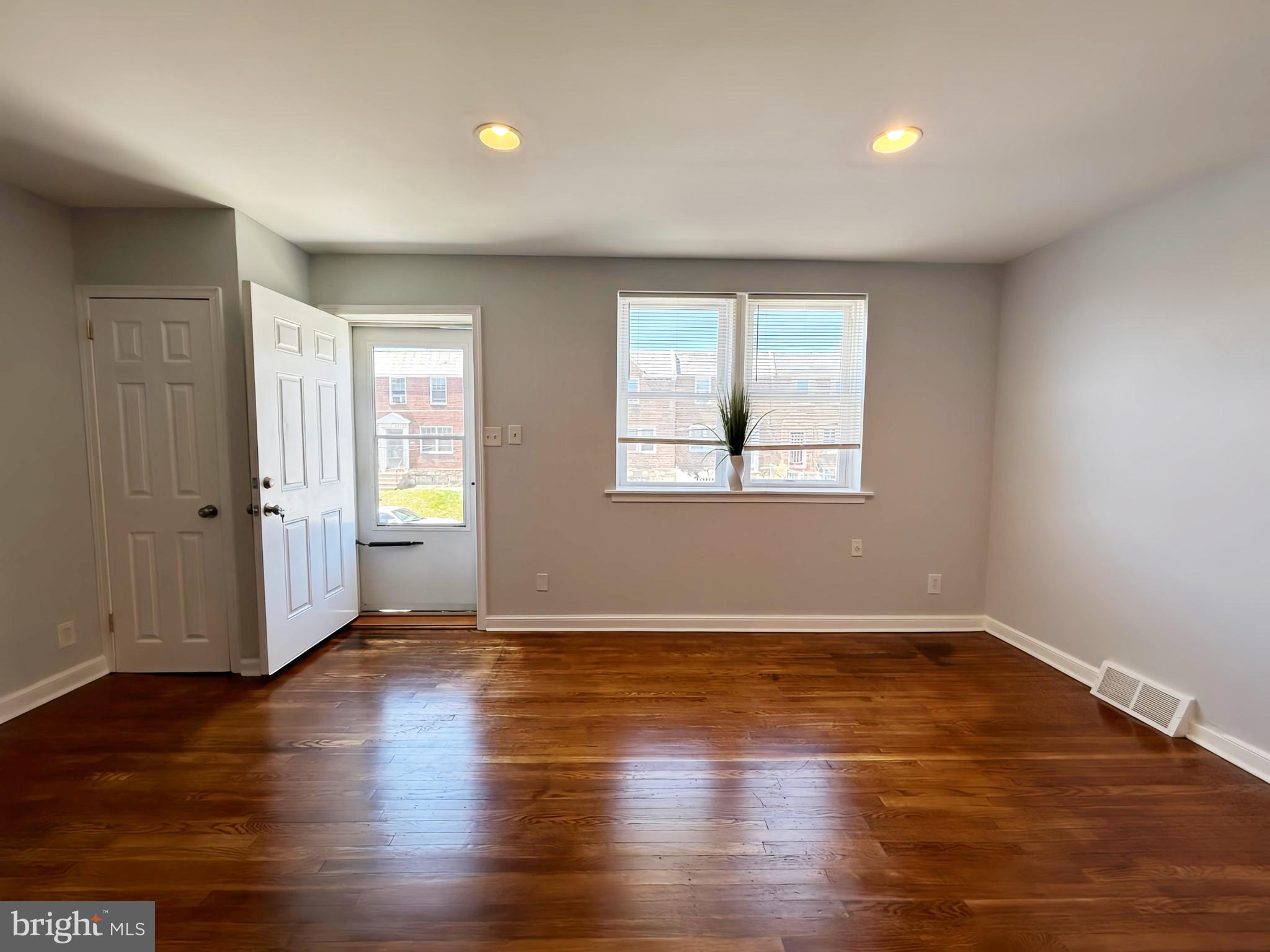 6709 SYLVESTER STREET