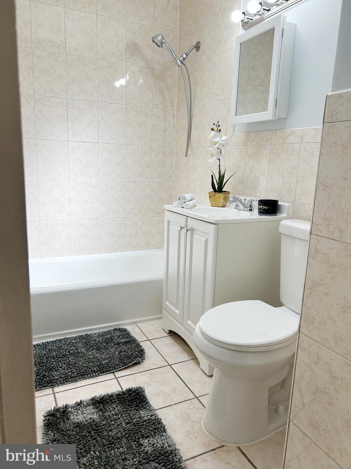 OXFORD CIRCLE - Residential