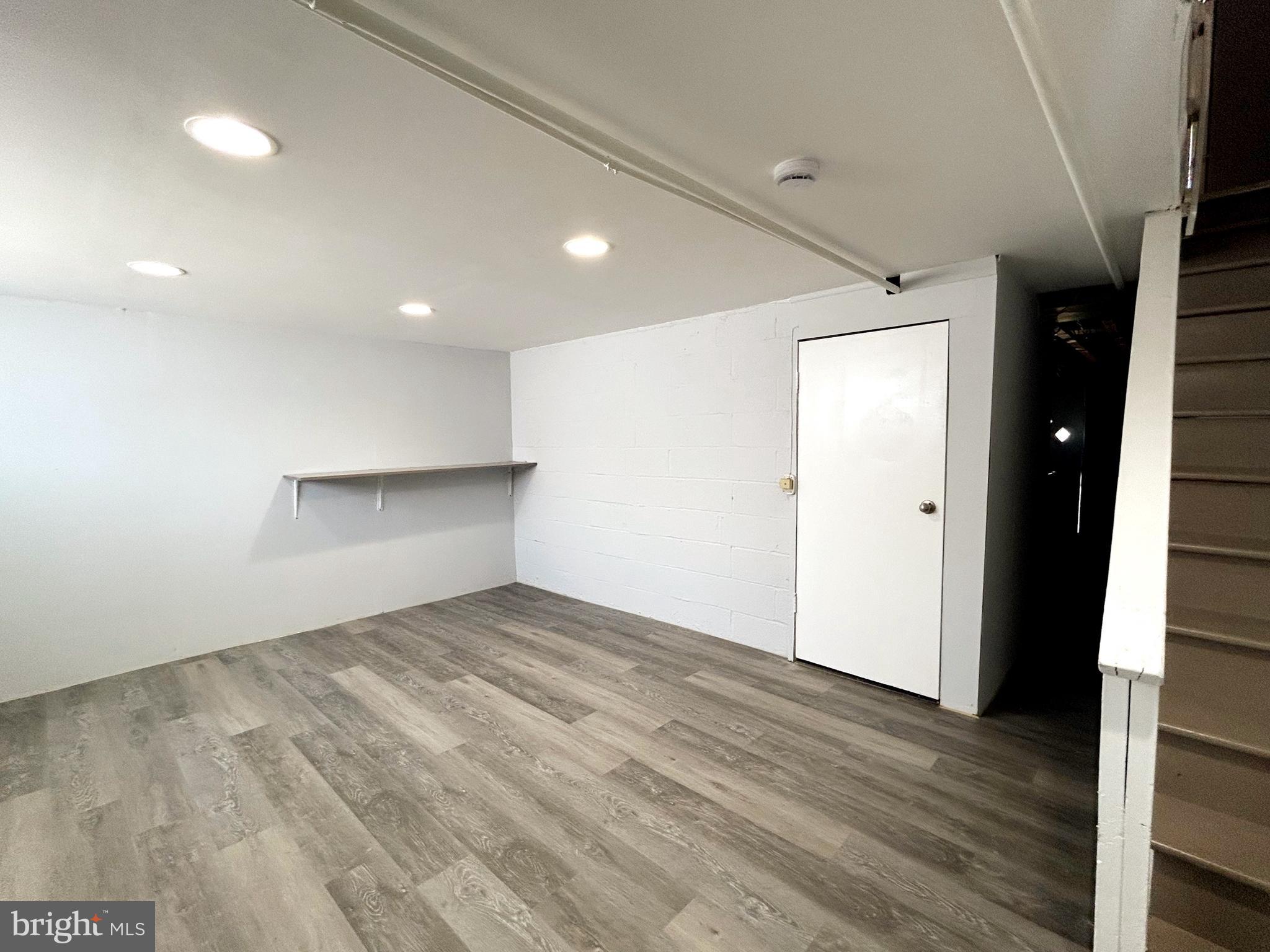 OXFORD CIRCLE - Residential