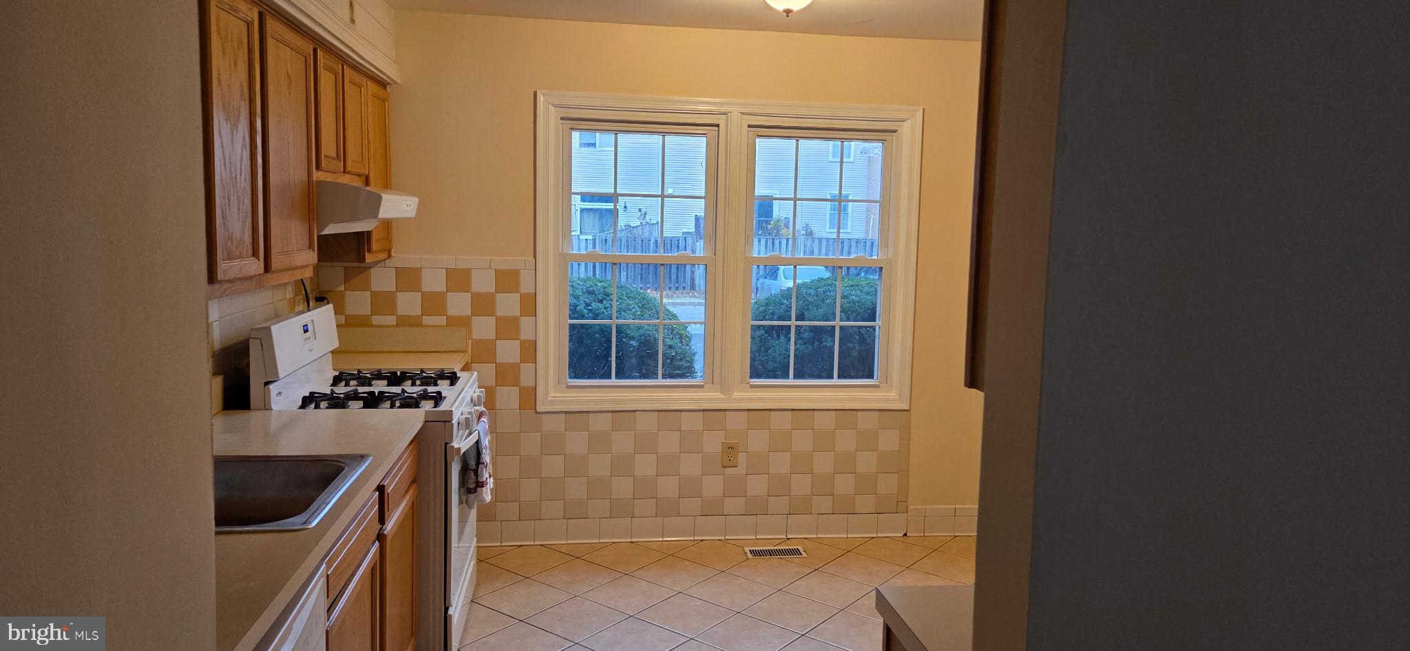 FOXWOOD - Residential Lease