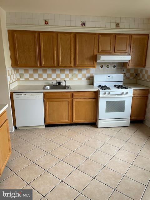 FOXWOOD - Residential Lease