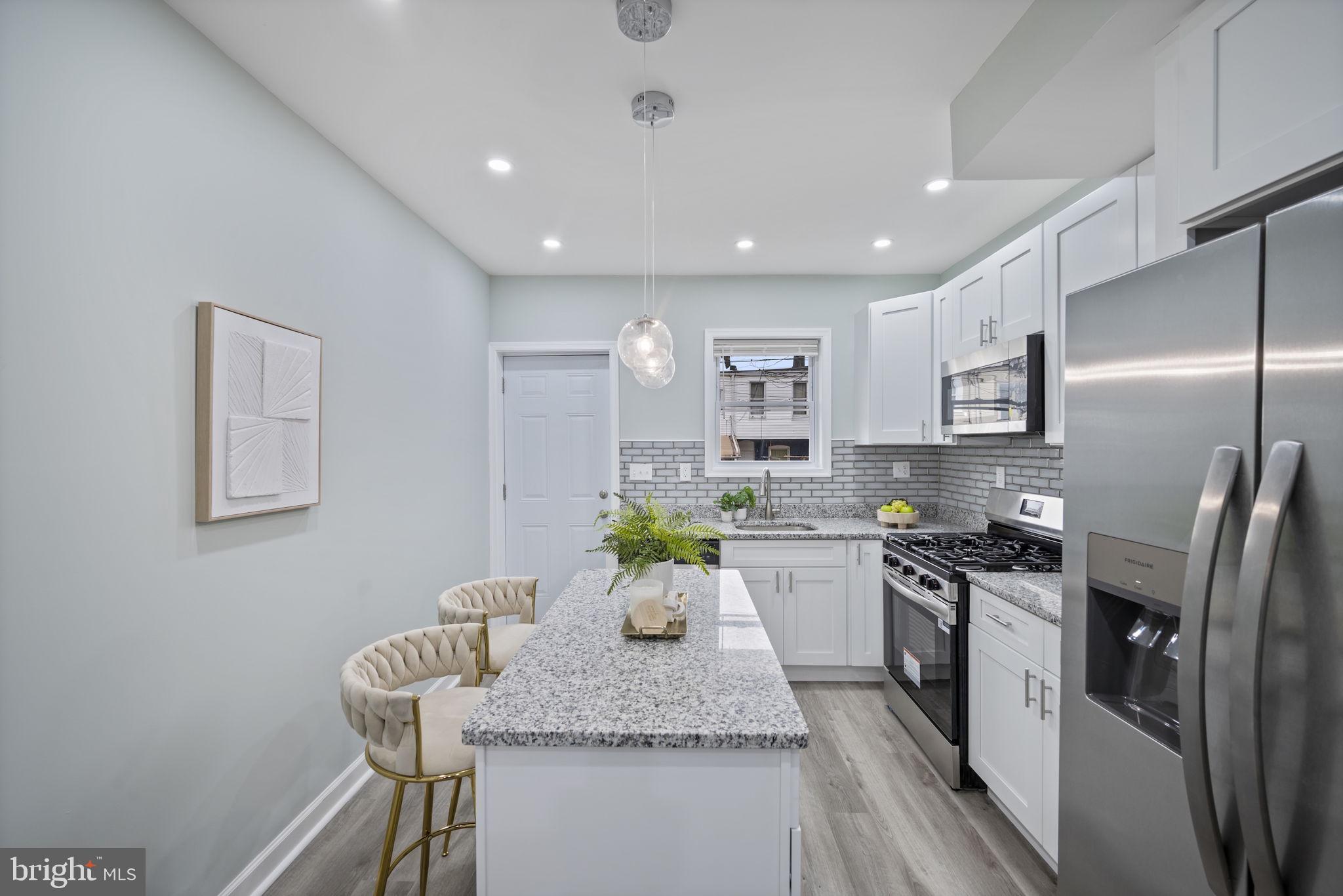 GREEKTOWN - Residential Lease