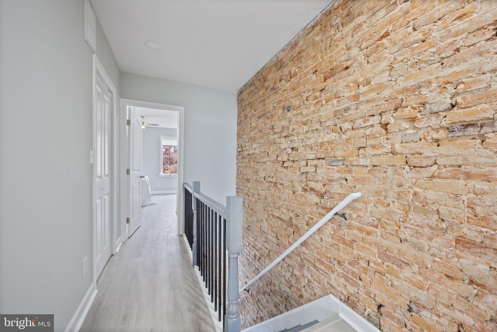 GREEKTOWN - Residential Lease