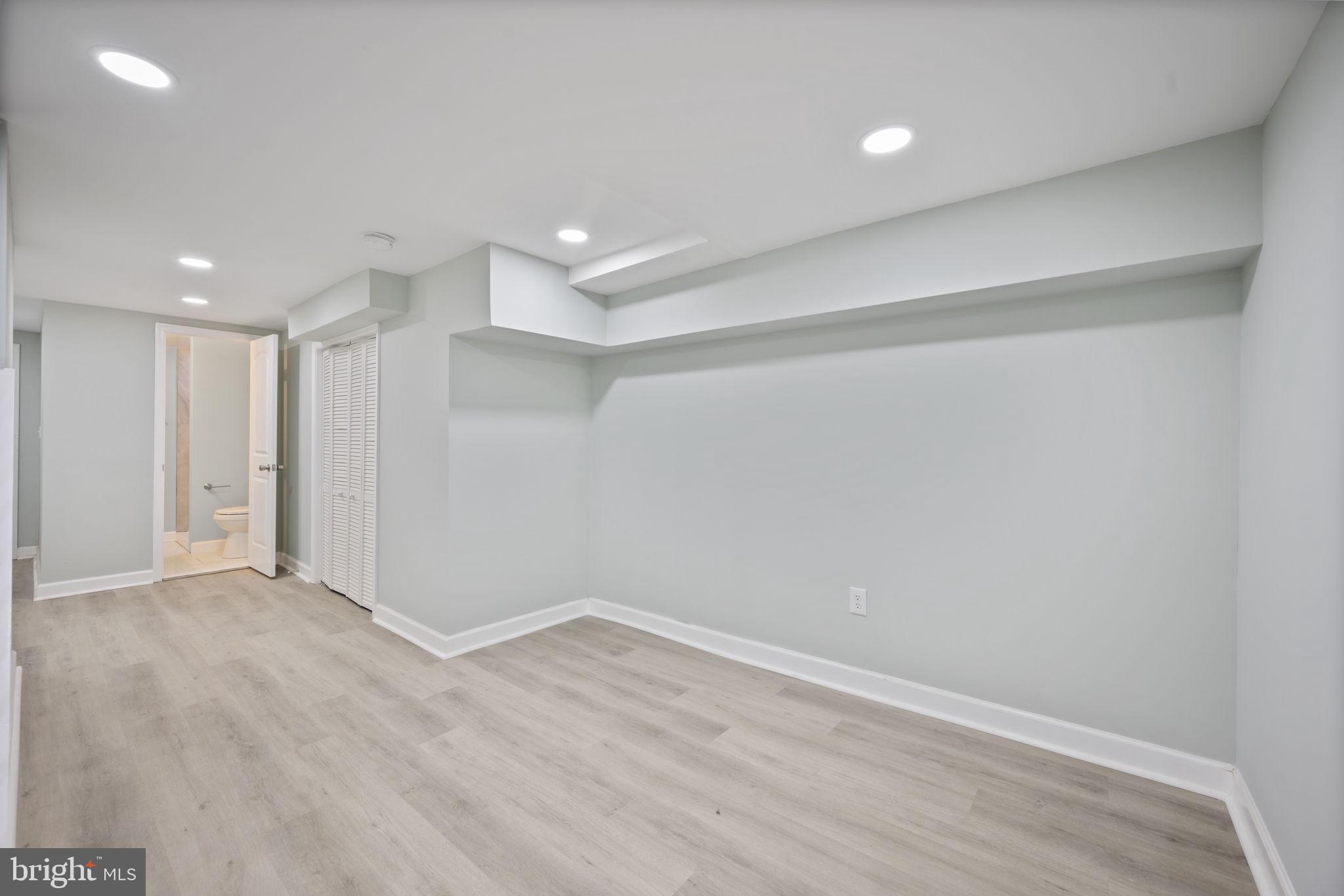 GREEKTOWN - Residential Lease