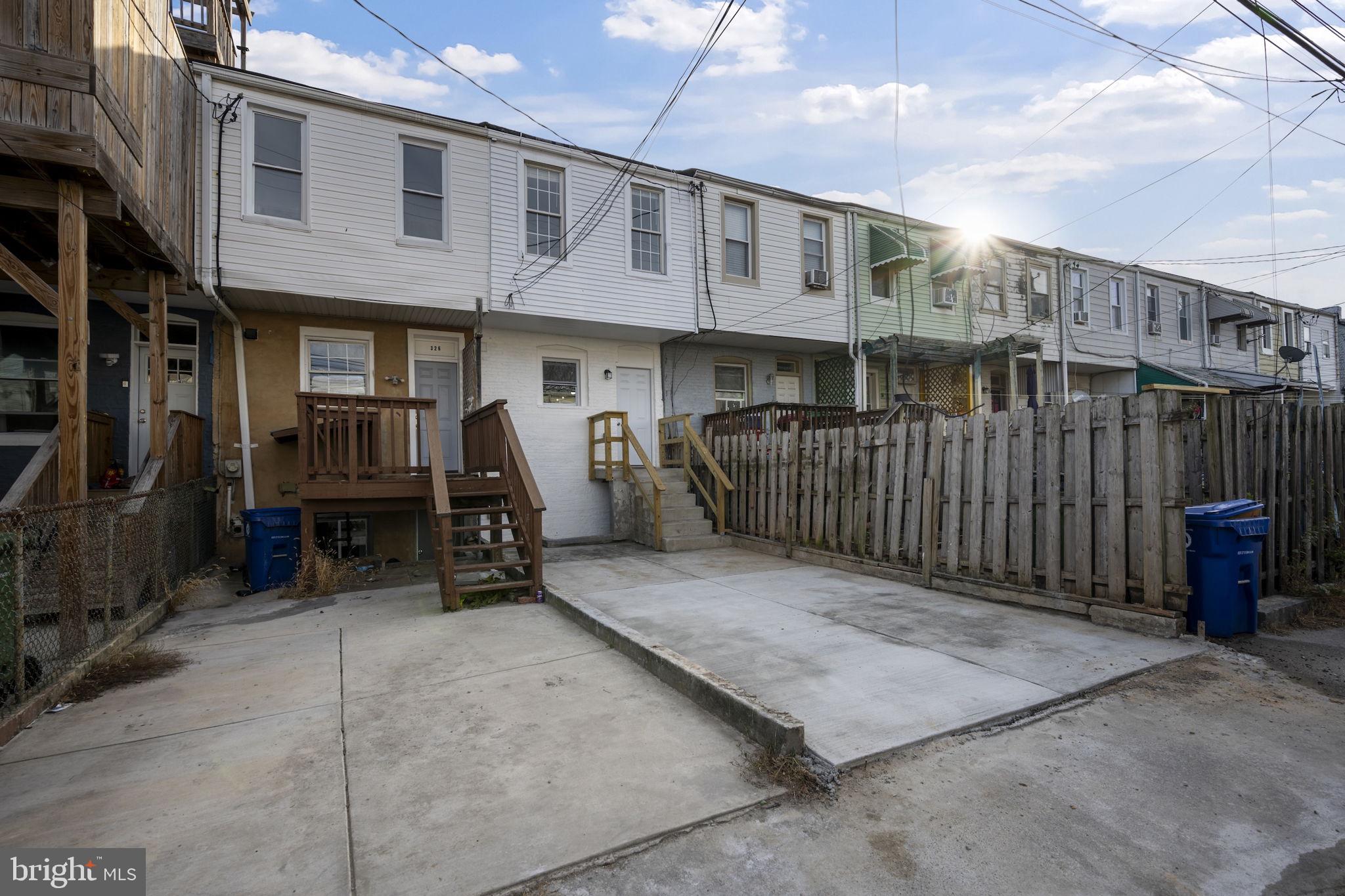 GREEKTOWN - Residential Lease