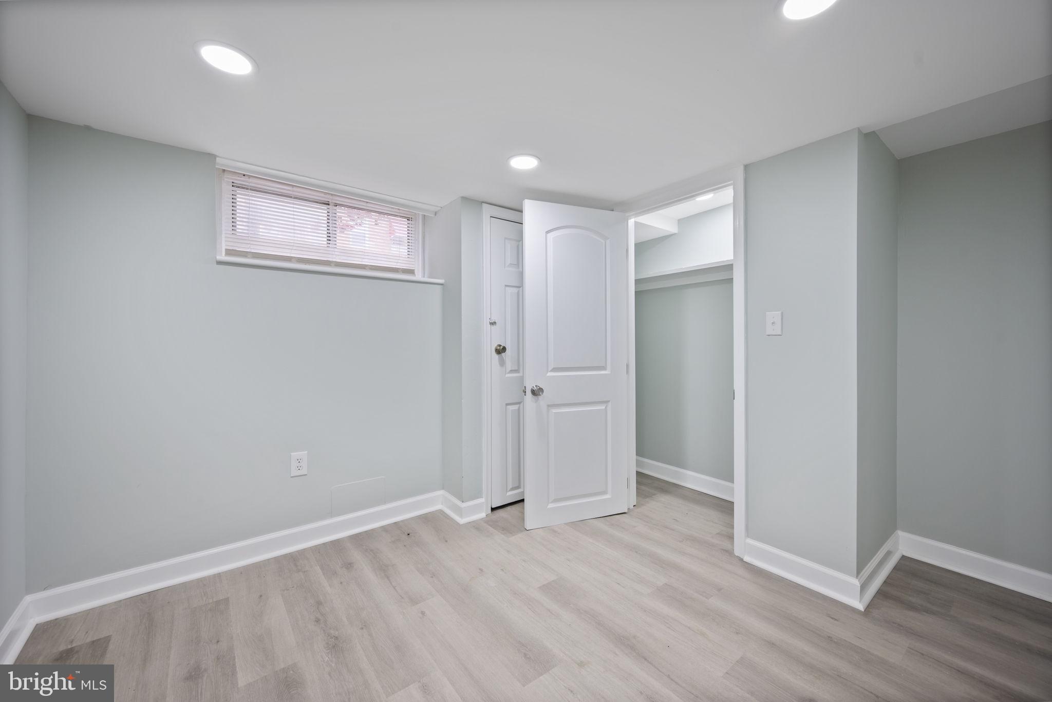 GREEKTOWN - Residential Lease