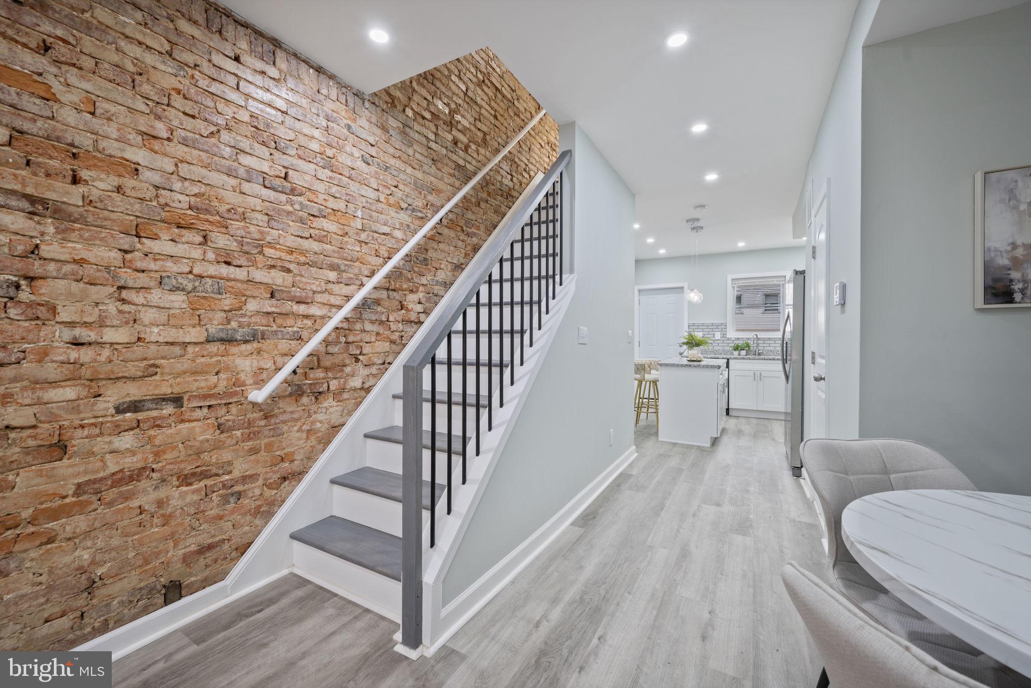 GREEKTOWN - Residential Lease