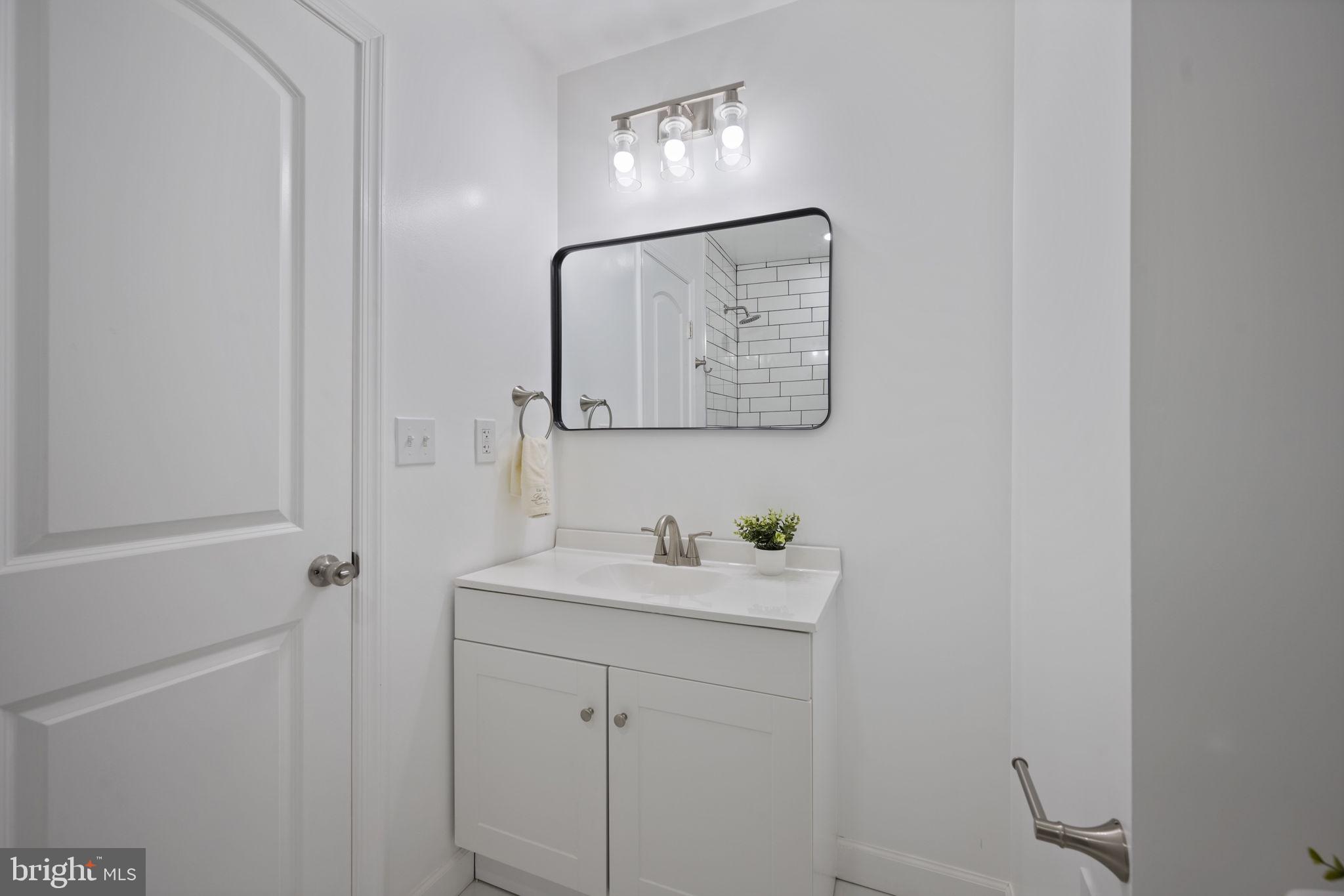 GREEKTOWN - Residential Lease