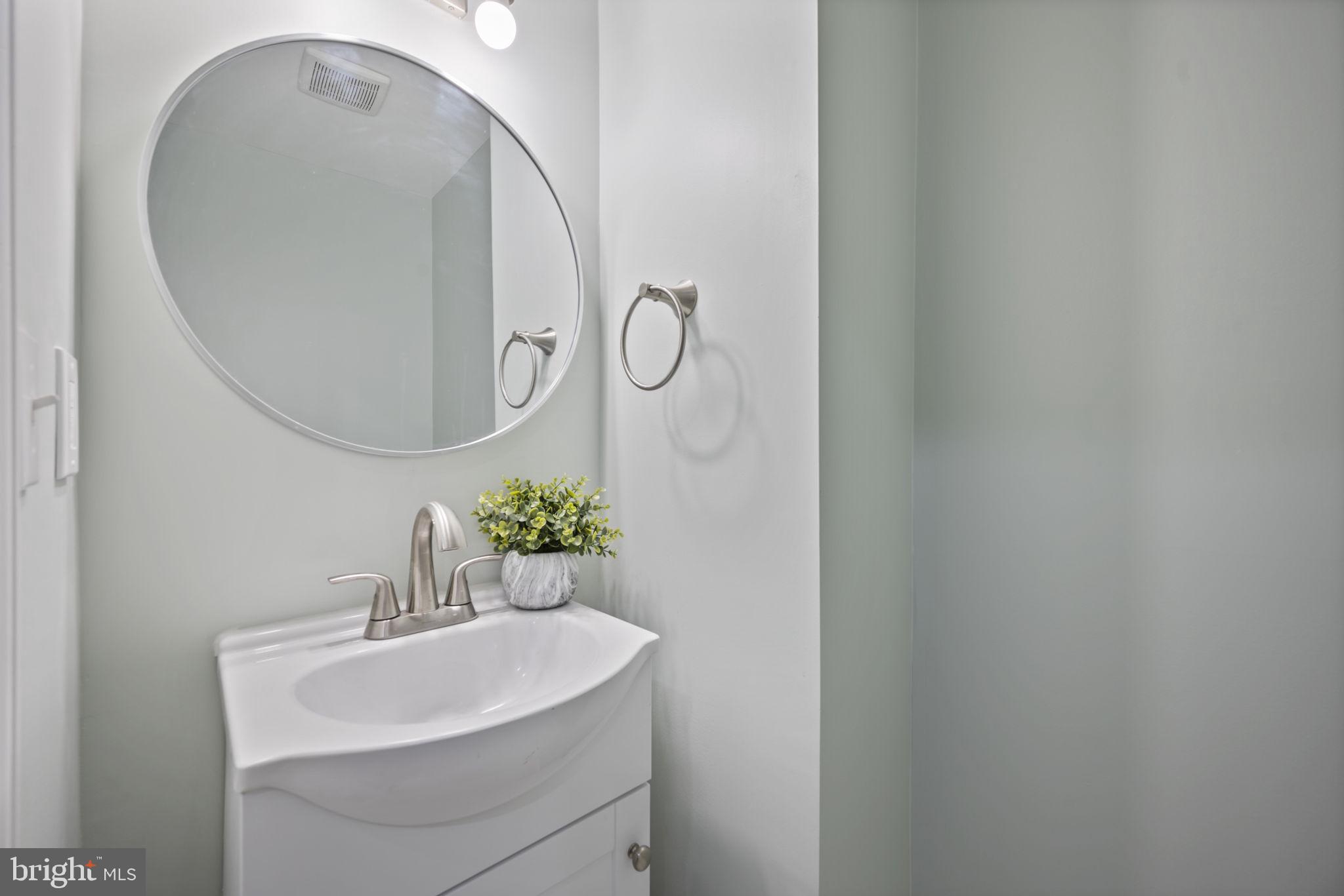 GREEKTOWN - Residential Lease