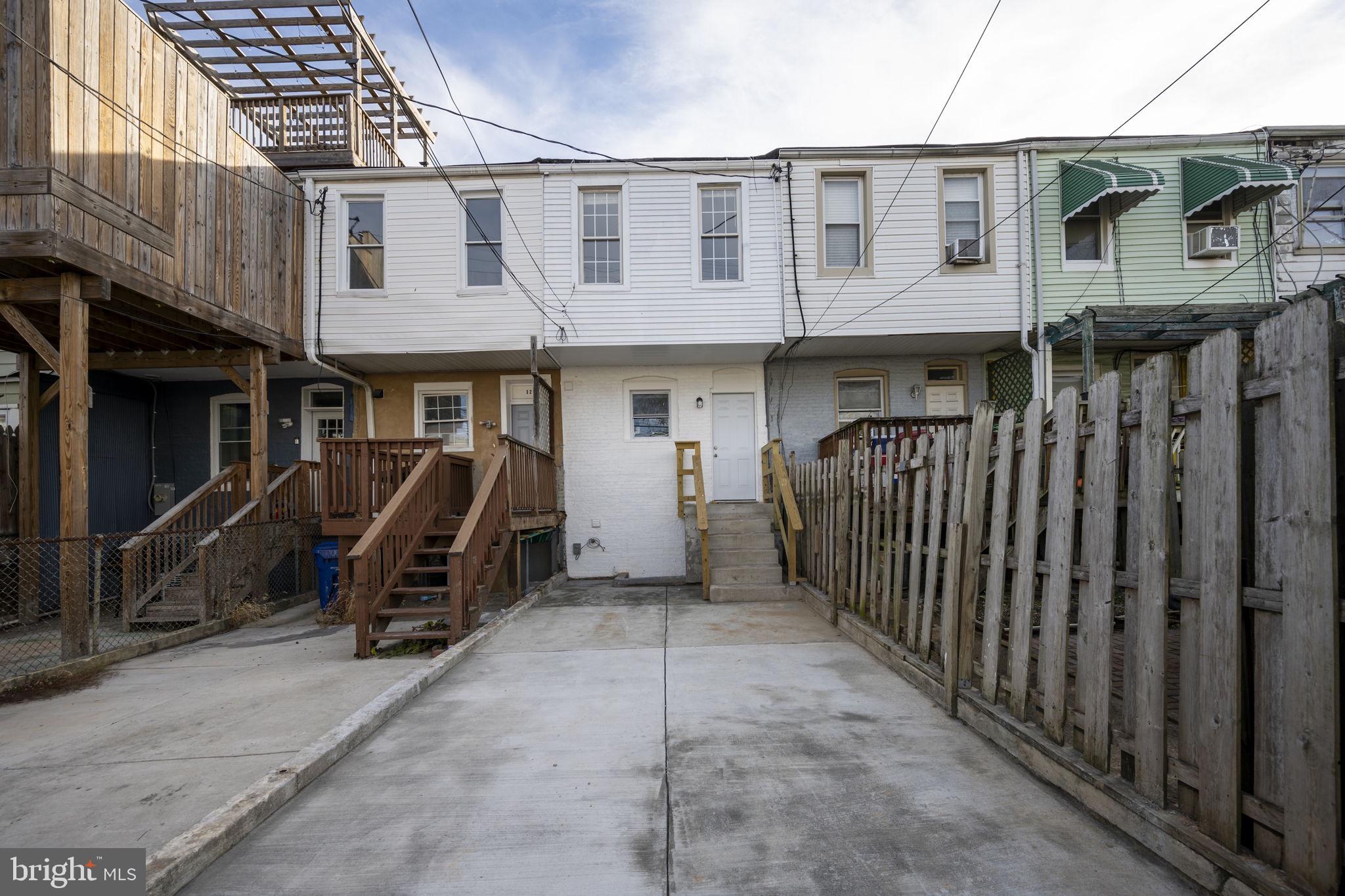 GREEKTOWN - Residential Lease