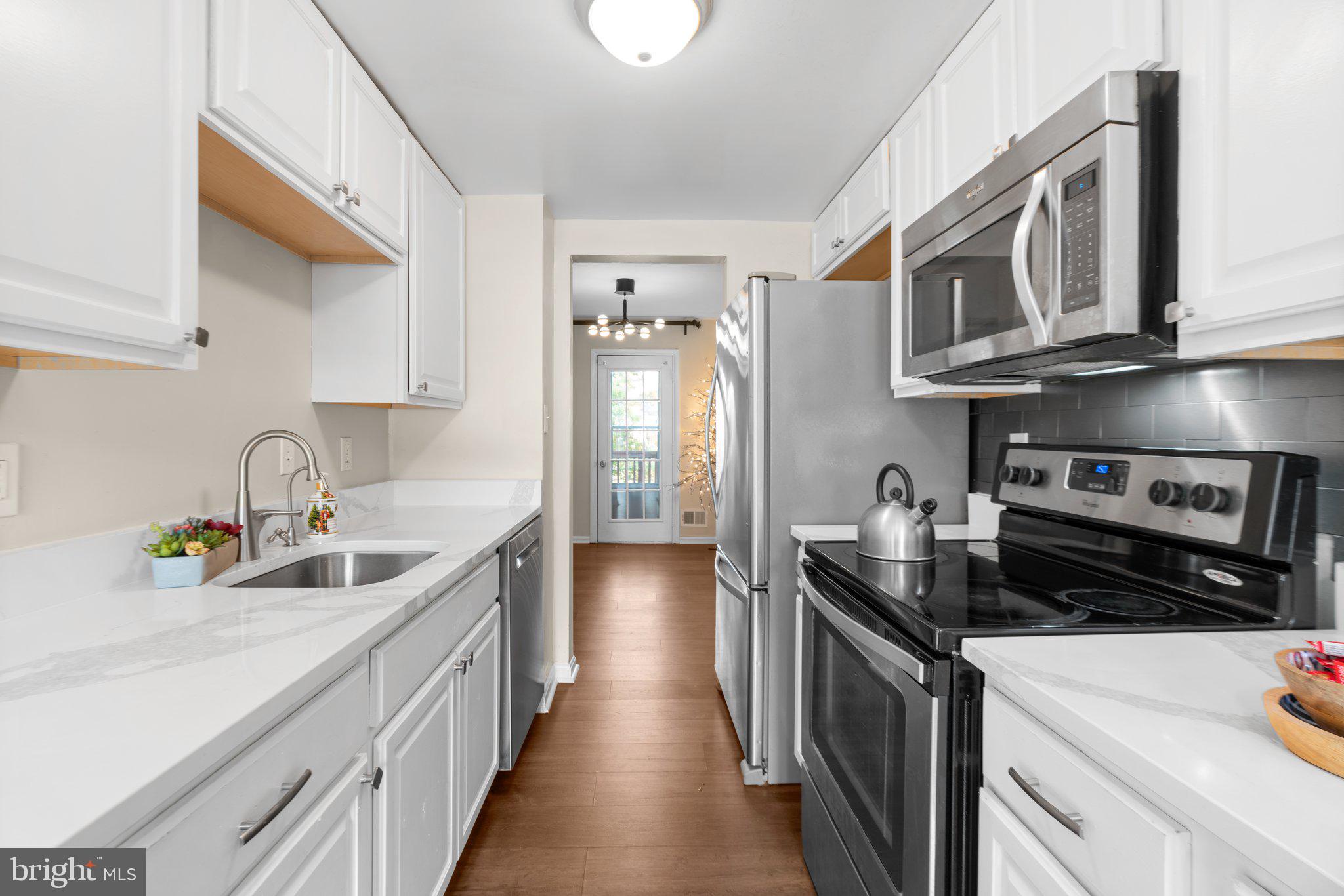 SHADY GROVE VILLAGE - Residential