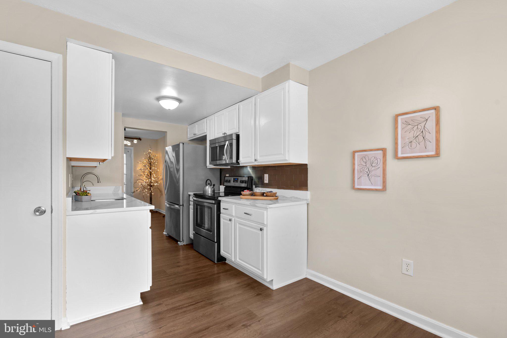 SHADY GROVE VILLAGE - Residential