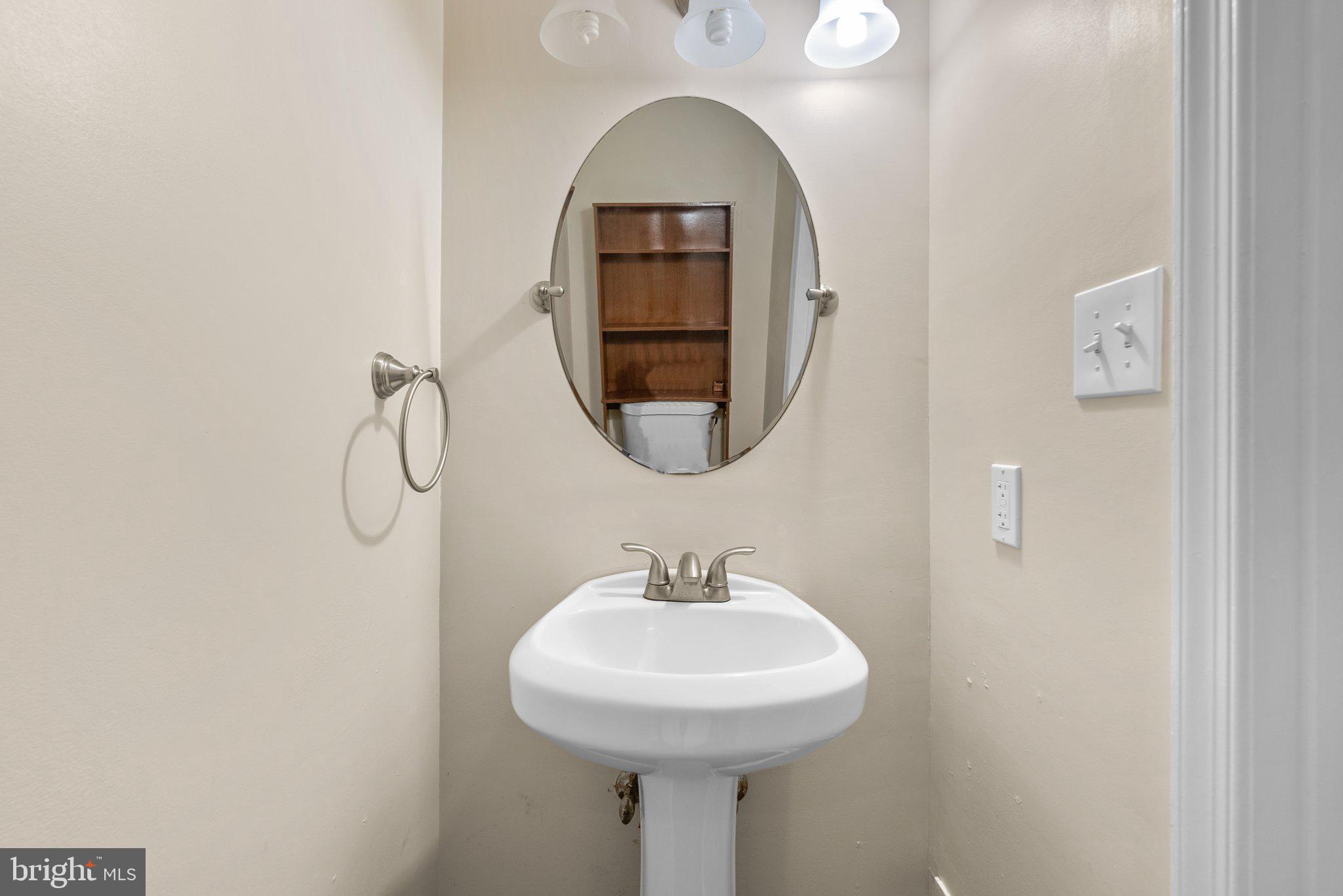 SHADY GROVE VILLAGE - Residential