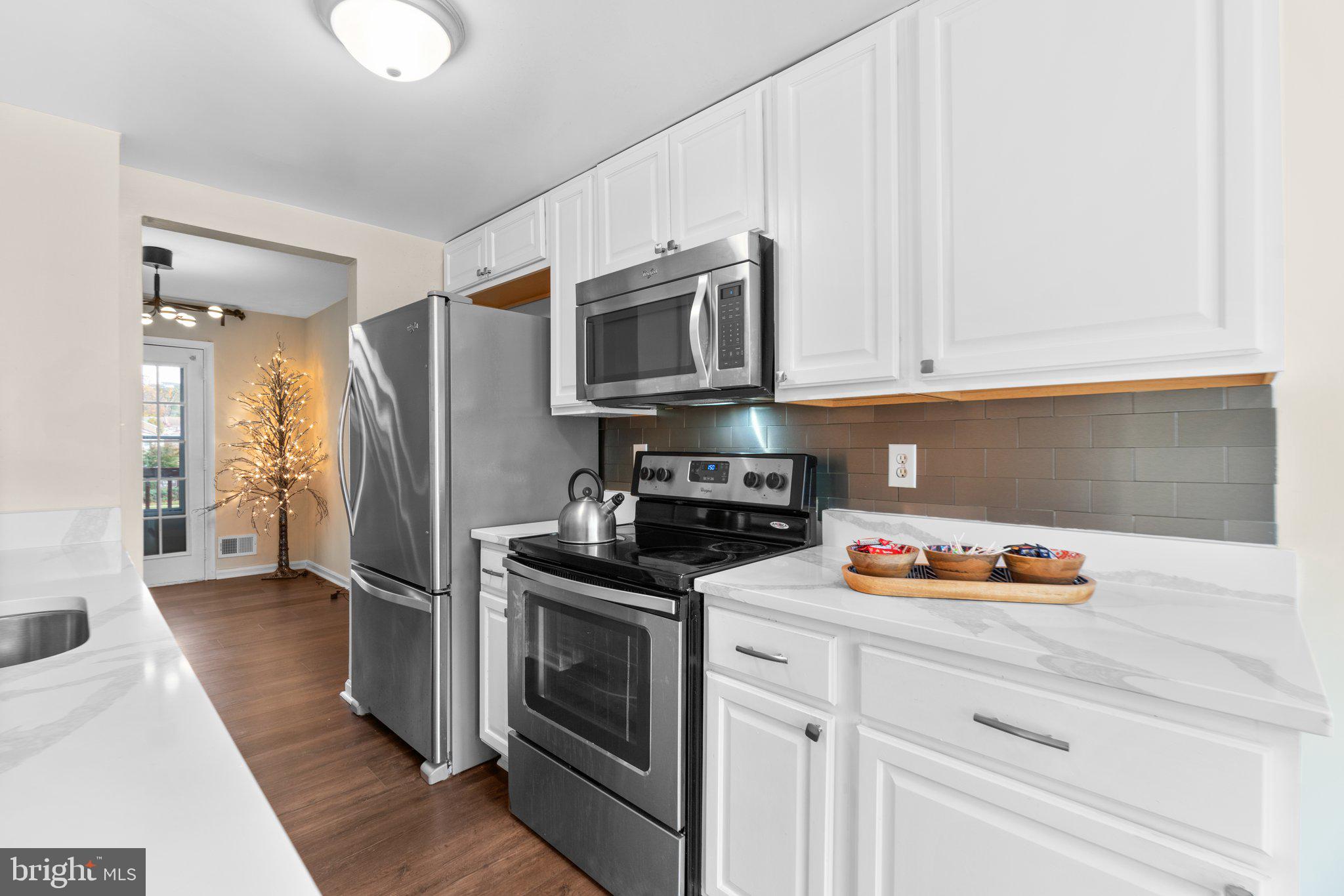 SHADY GROVE VILLAGE - Residential