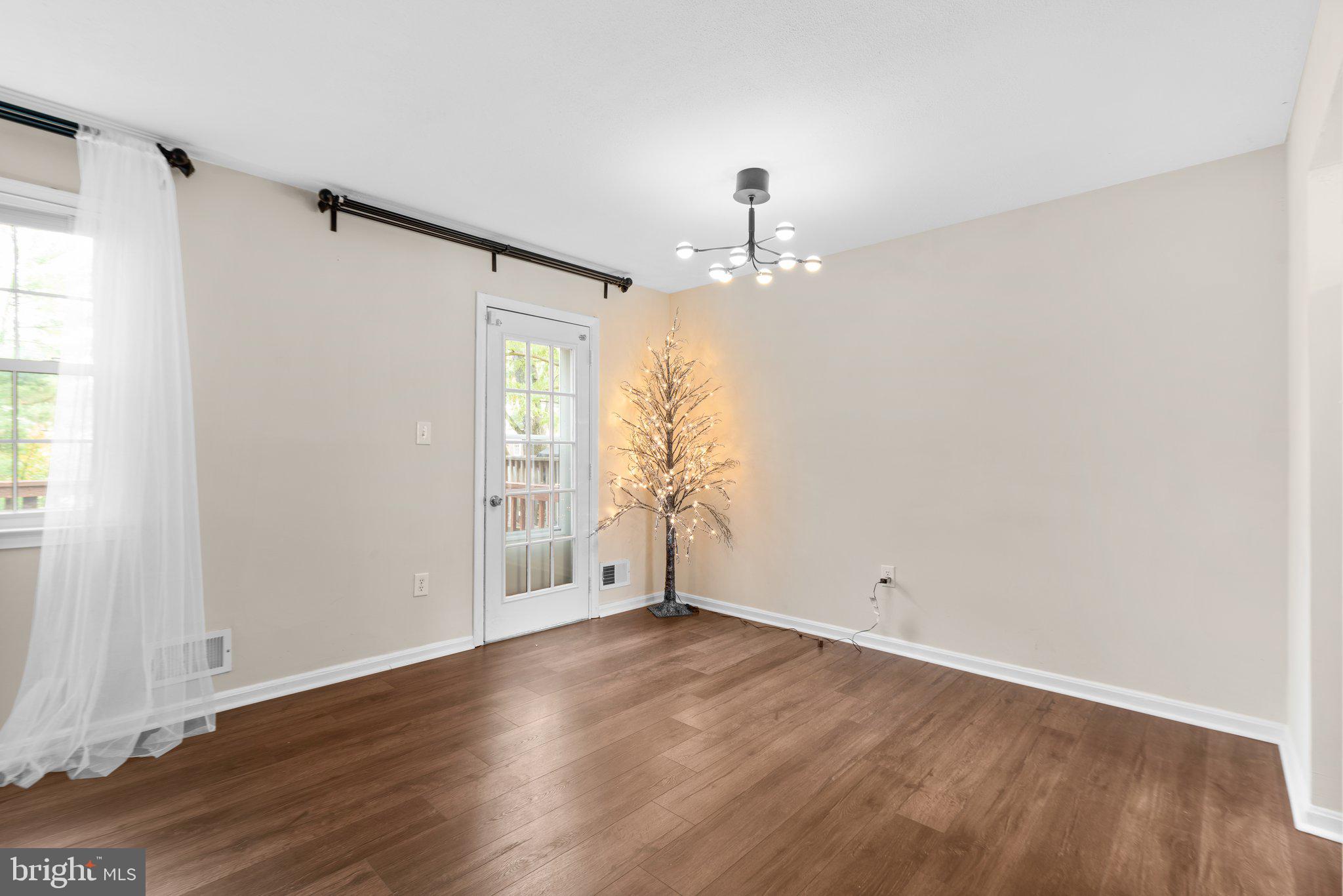 SHADY GROVE VILLAGE - Residential