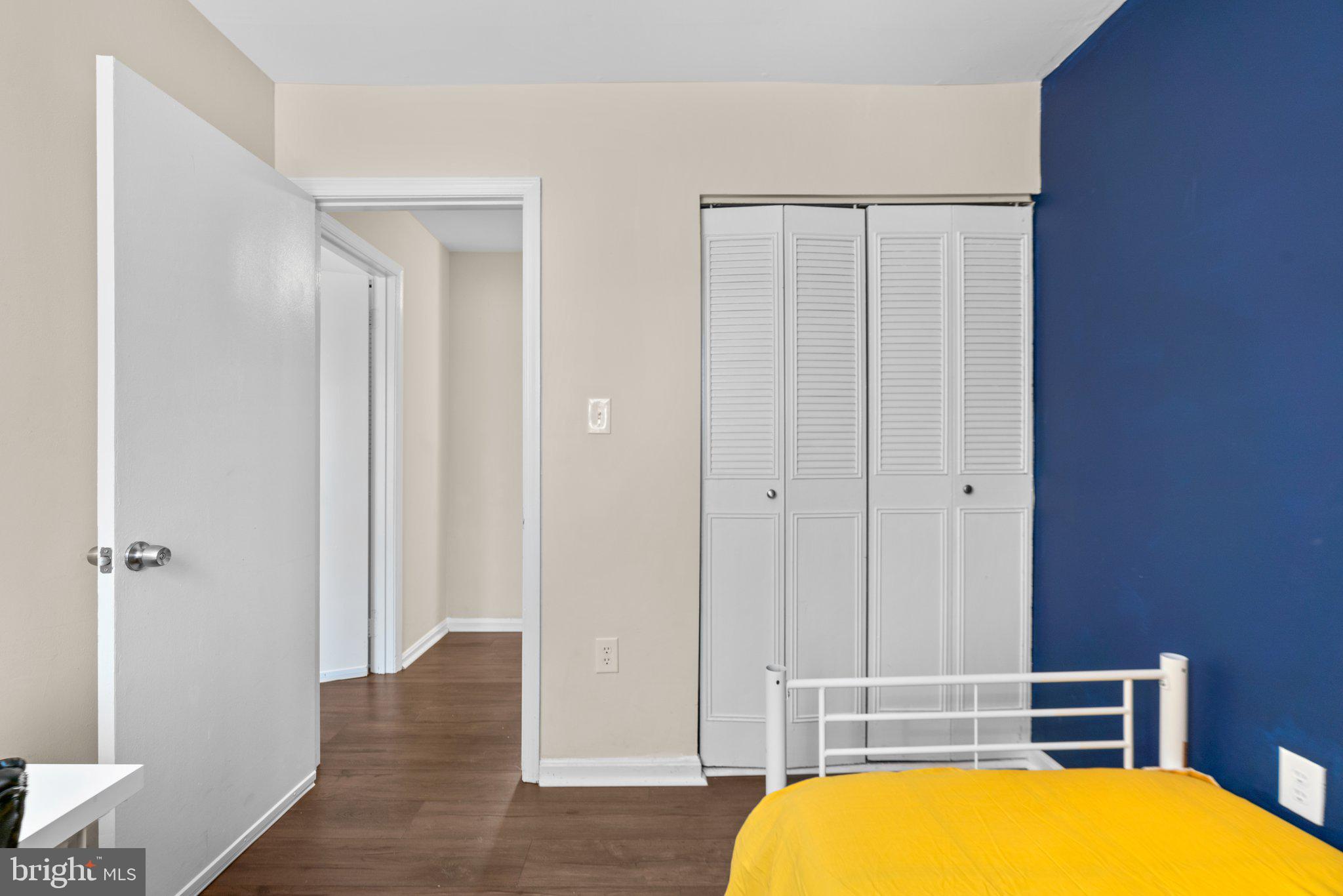 SHADY GROVE VILLAGE - Residential