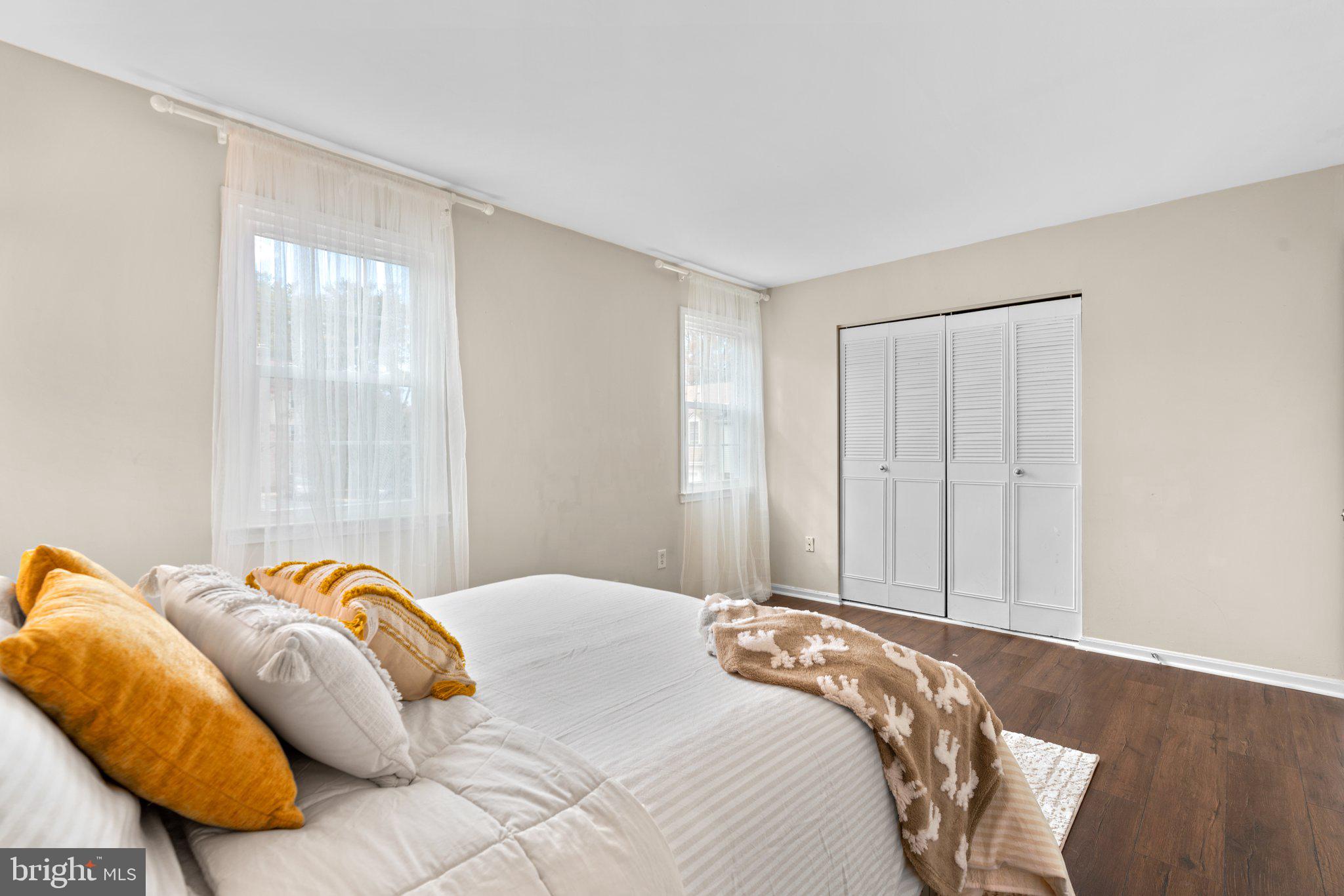 SHADY GROVE VILLAGE - Residential