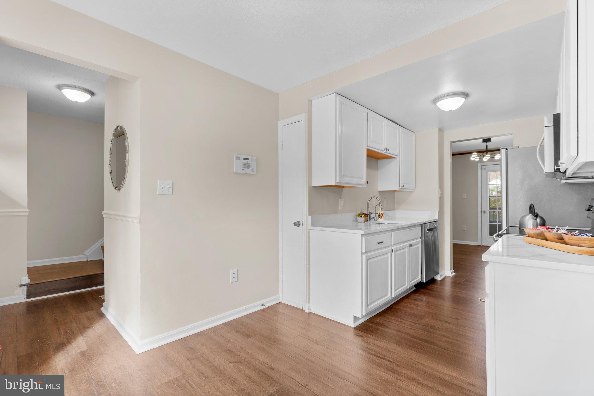 SHADY GROVE VILLAGE - Residential