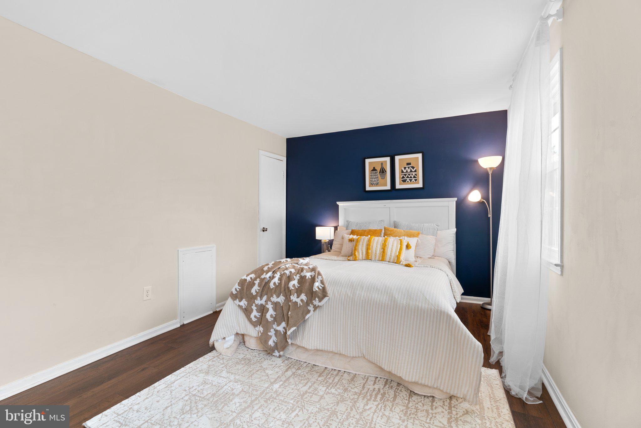 SHADY GROVE VILLAGE - Residential