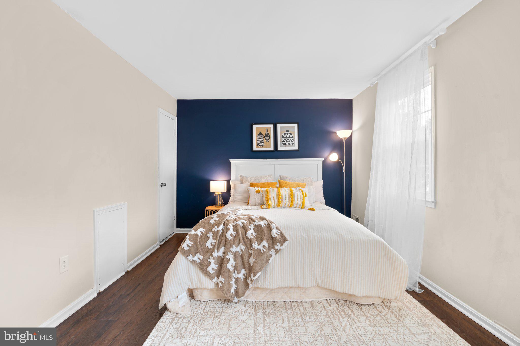 SHADY GROVE VILLAGE - Residential