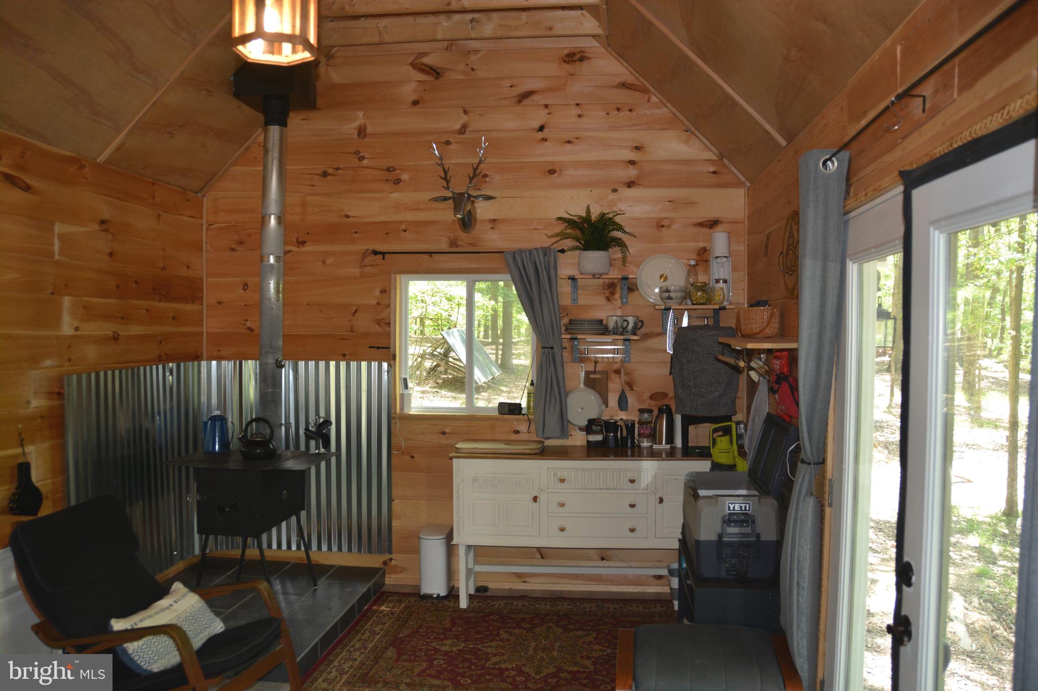 RITTER MOUNTAIN - Land