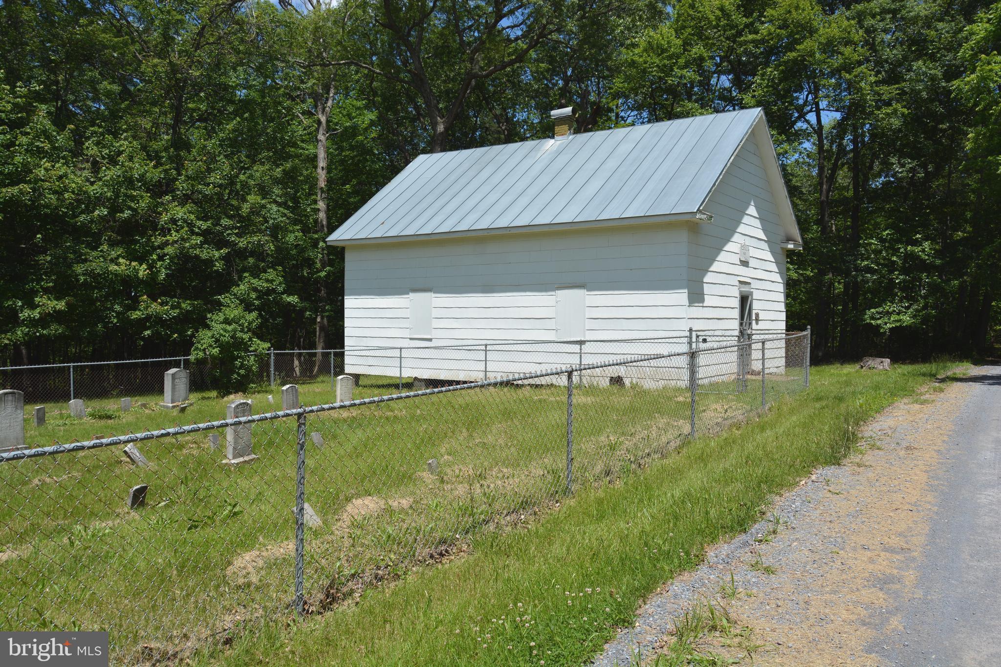 RITTER MOUNTAIN - Land