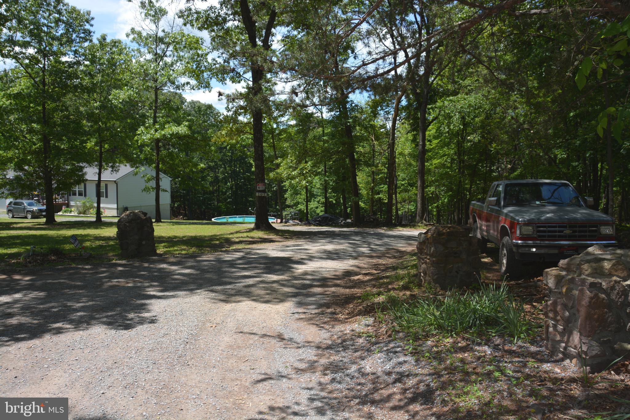 RITTER MOUNTAIN - Land