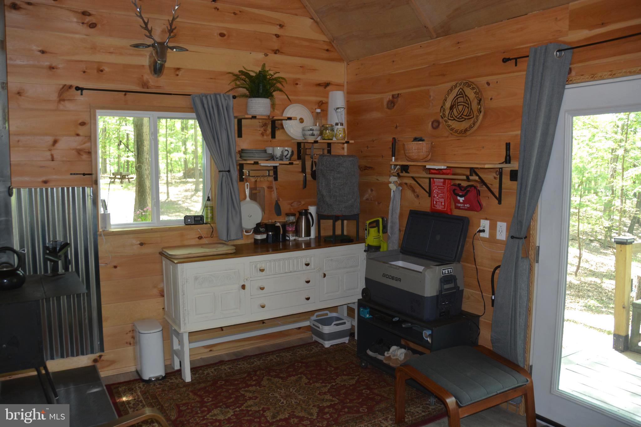 RITTER MOUNTAIN - Land