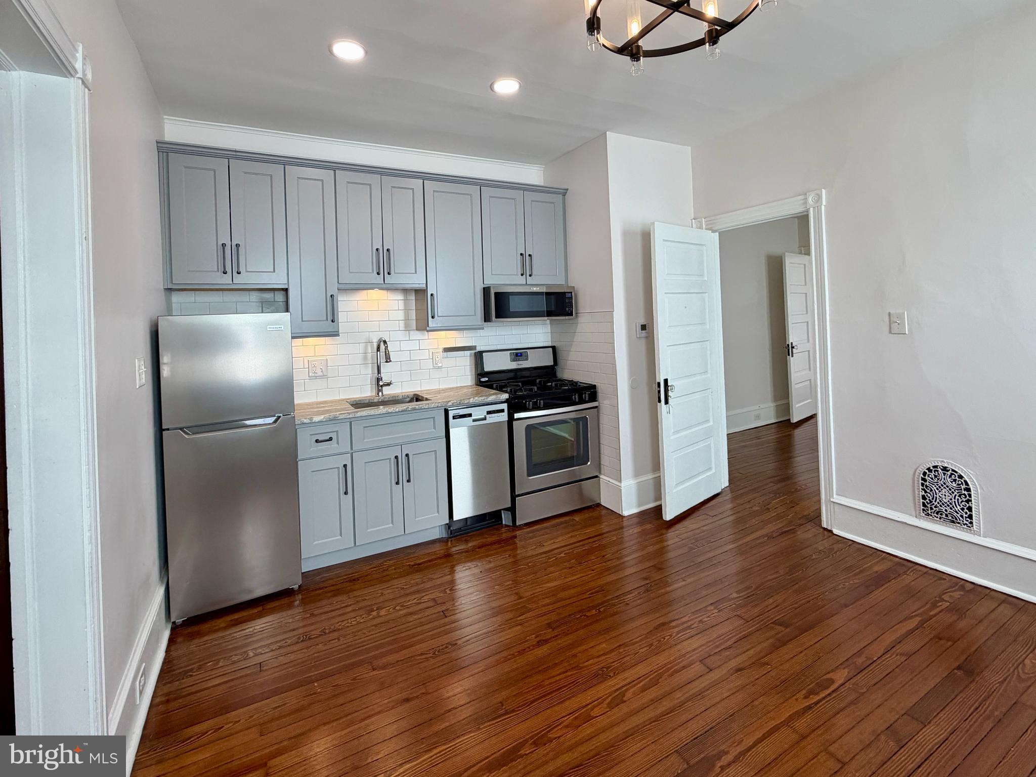 38 WALNUT STREET 1ST FLOOR