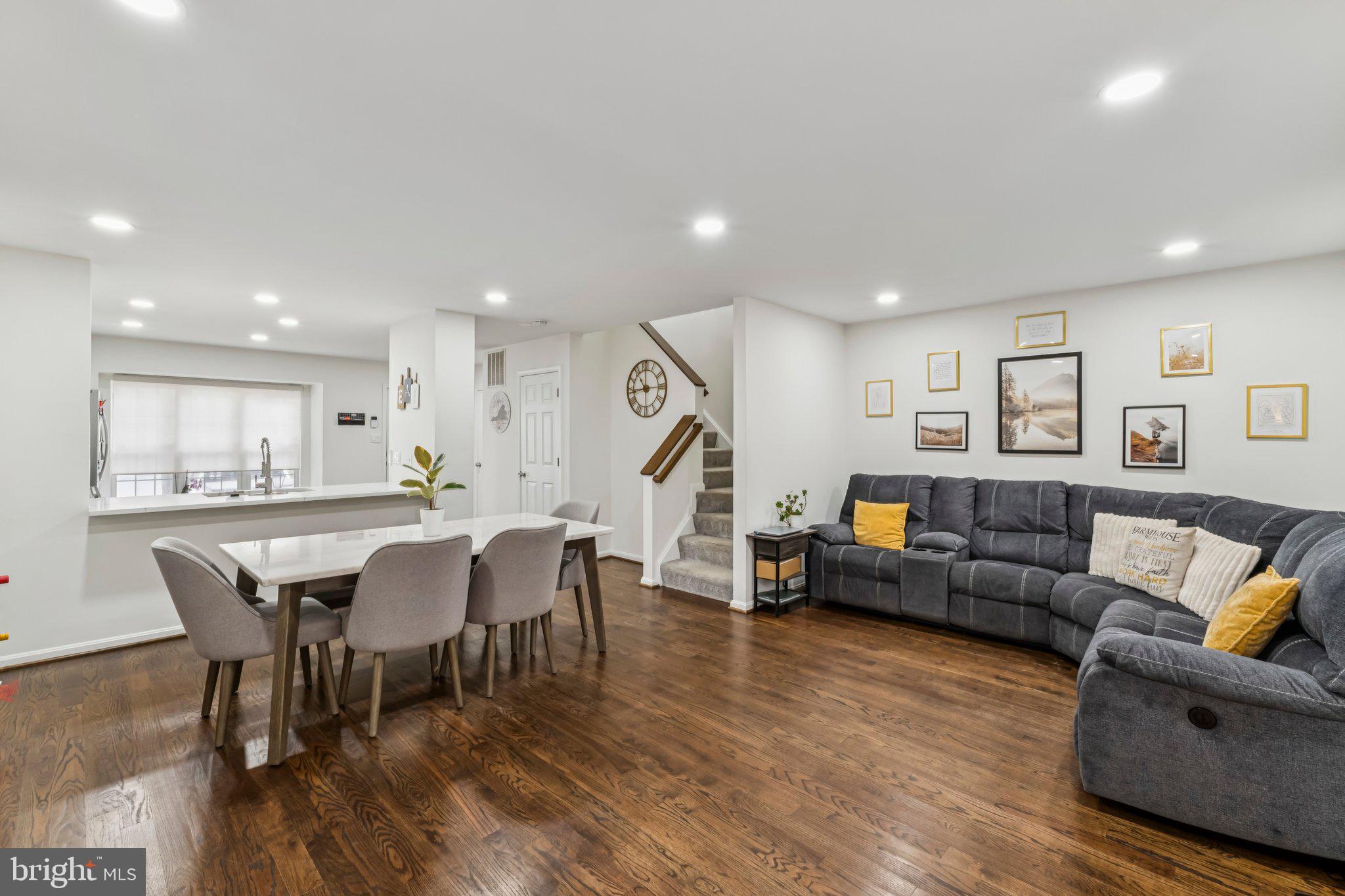 4247 VALS WAY