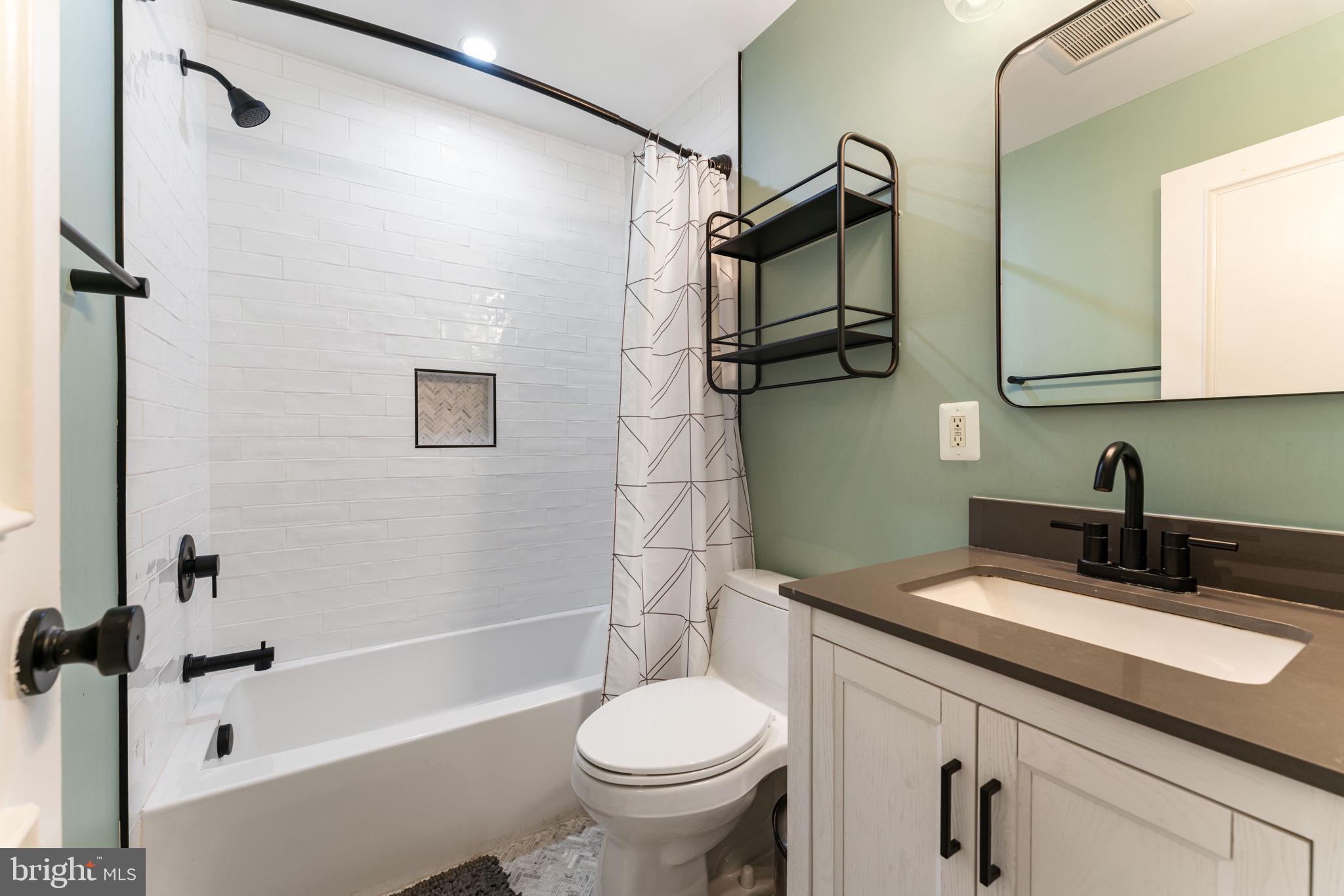 RIVERDALE PARK - Residential Lease