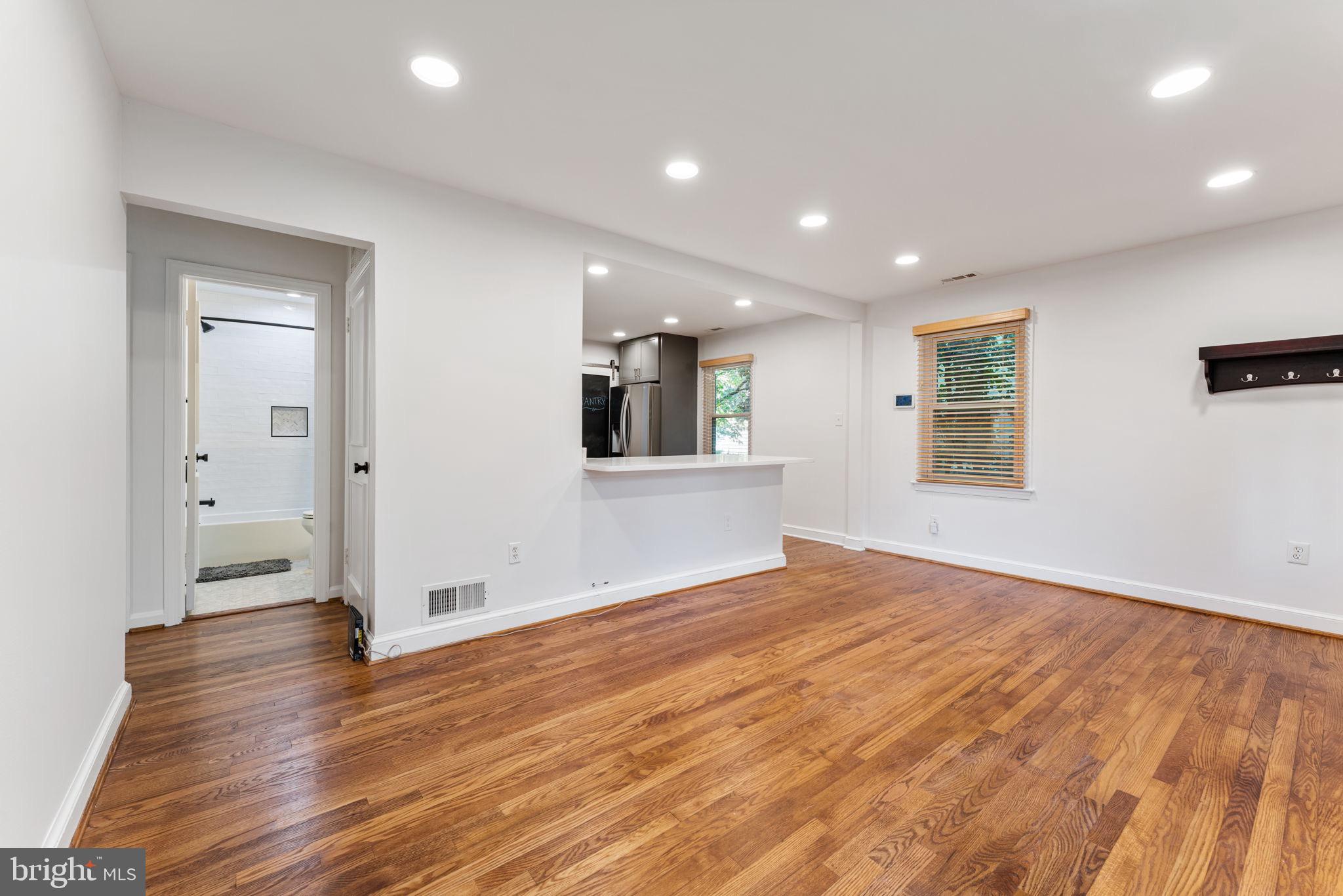 RIVERDALE PARK - Residential Lease