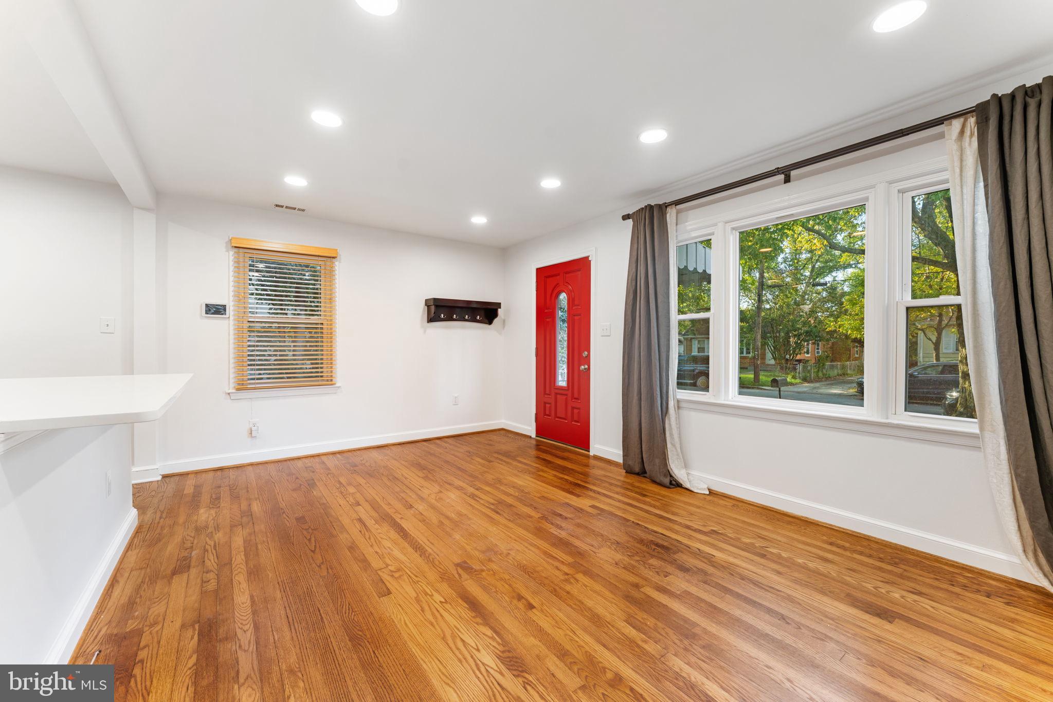 RIVERDALE PARK - Residential Lease