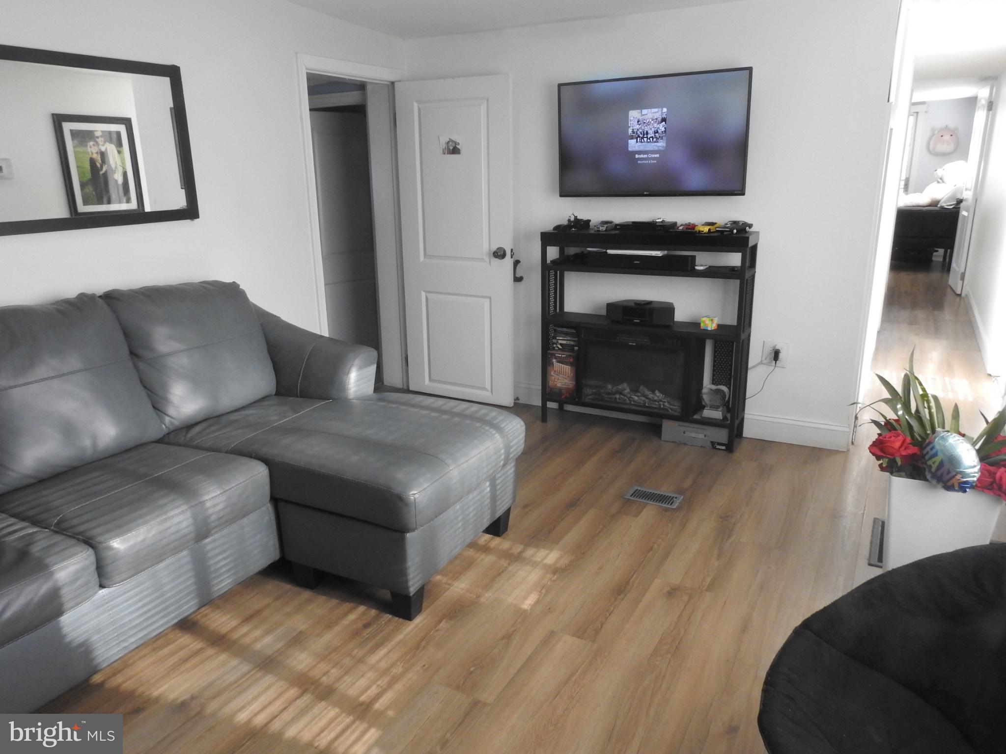 LYONS CREEK MOBILE ESTATES - Residential