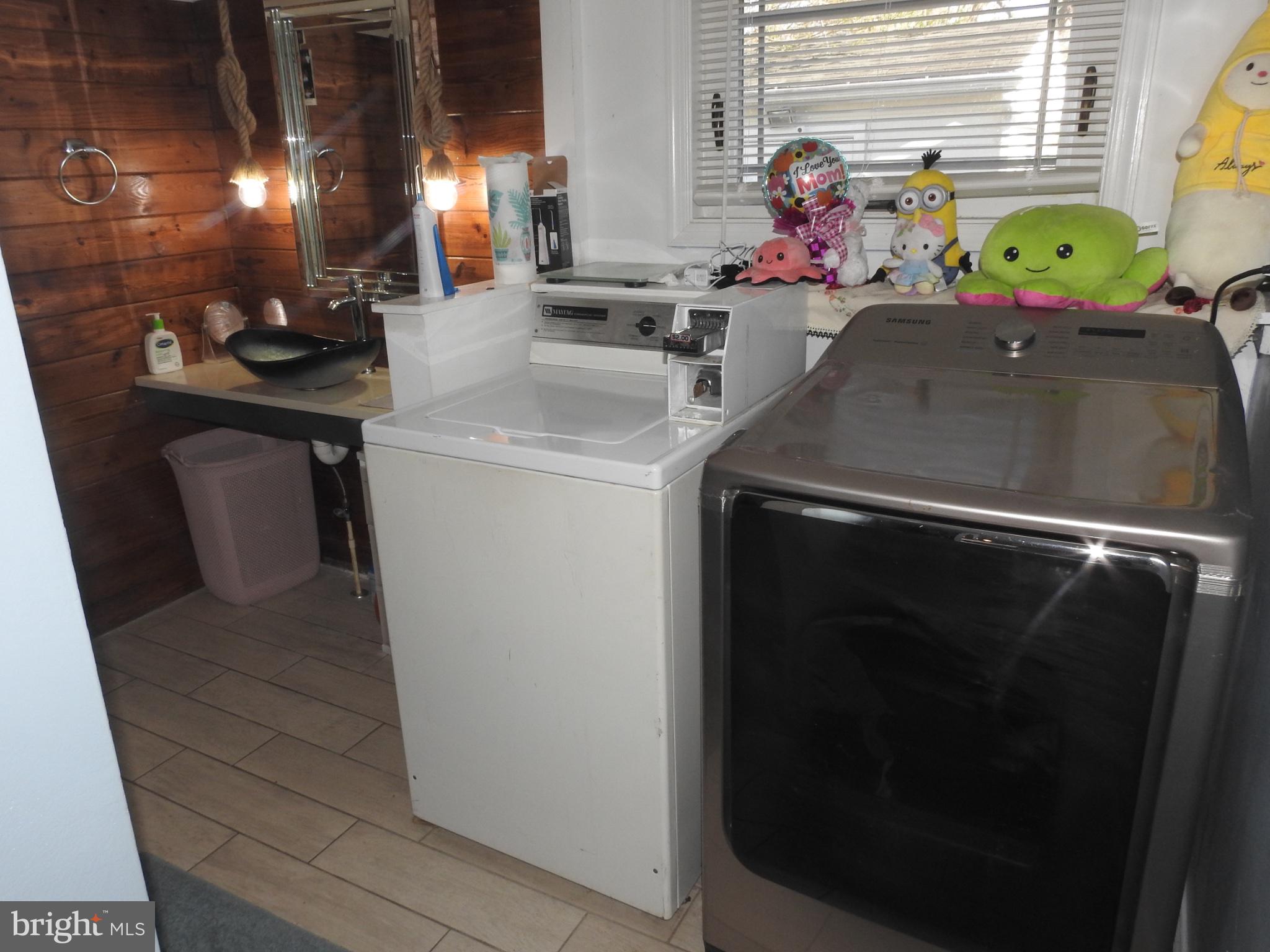 LYONS CREEK MOBILE ESTATES - Residential