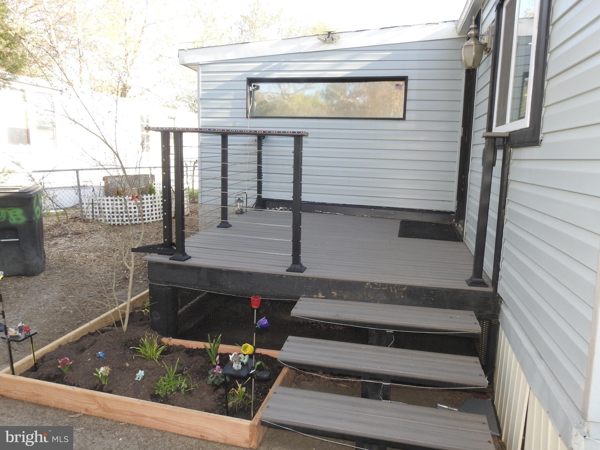 LYONS CREEK MOBILE ESTATES - Residential