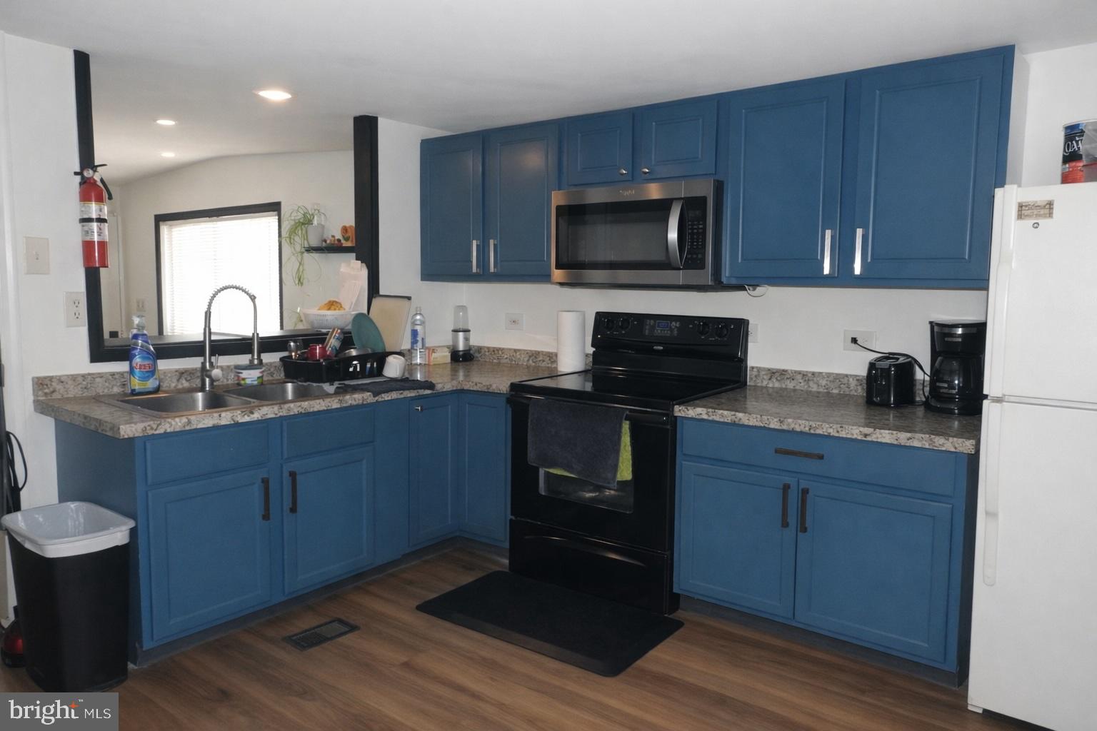 LYONS CREEK MOBILE ESTATES - Residential