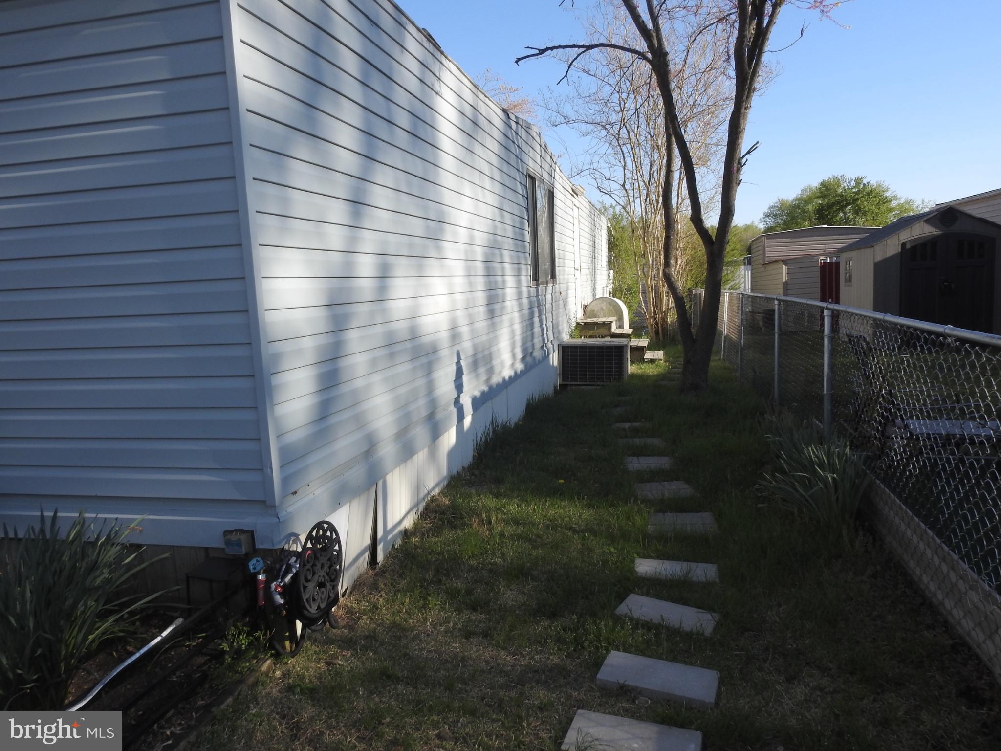 LYONS CREEK MOBILE ESTATES - Residential