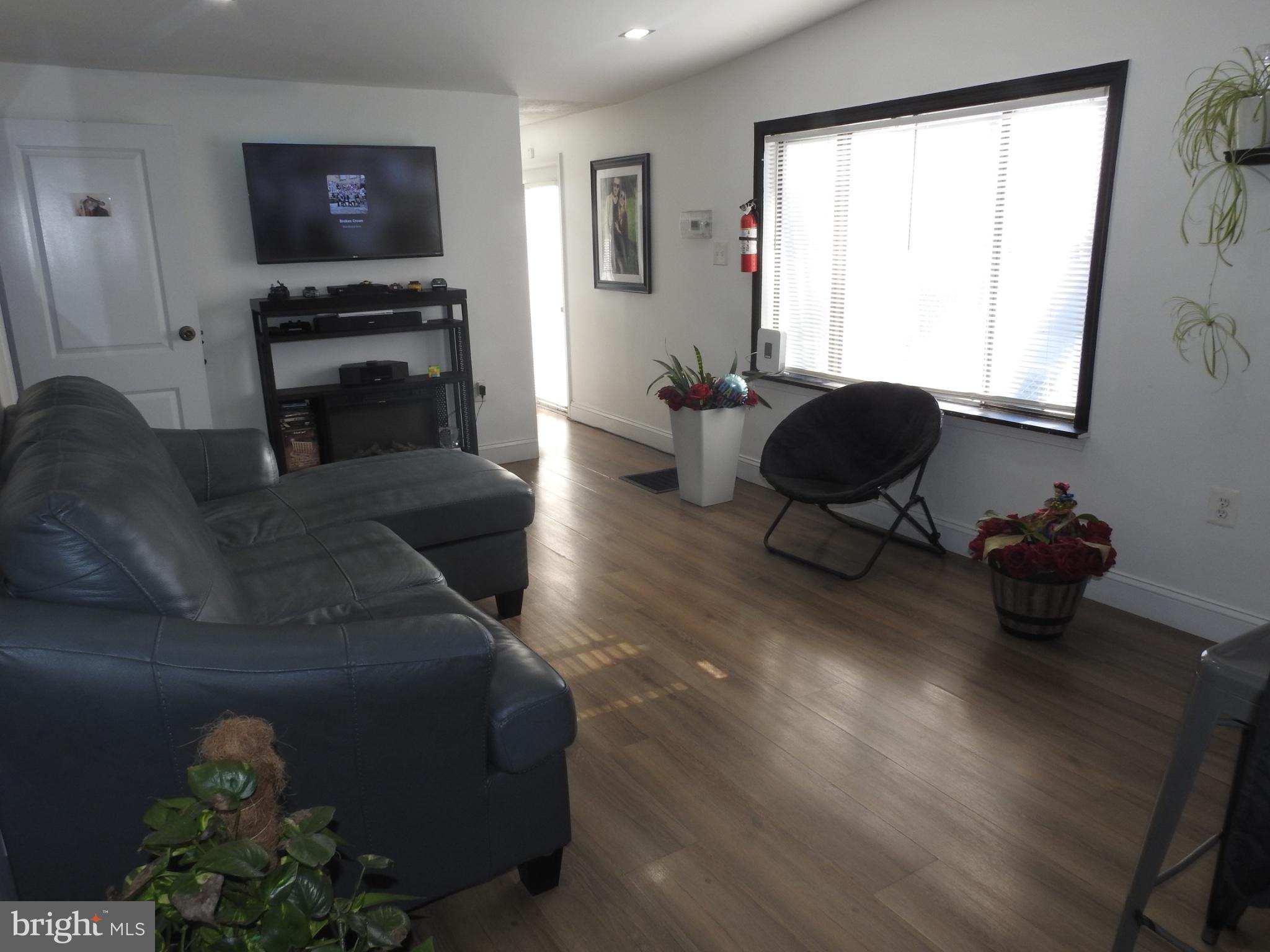 LYONS CREEK MOBILE ESTATES - Residential