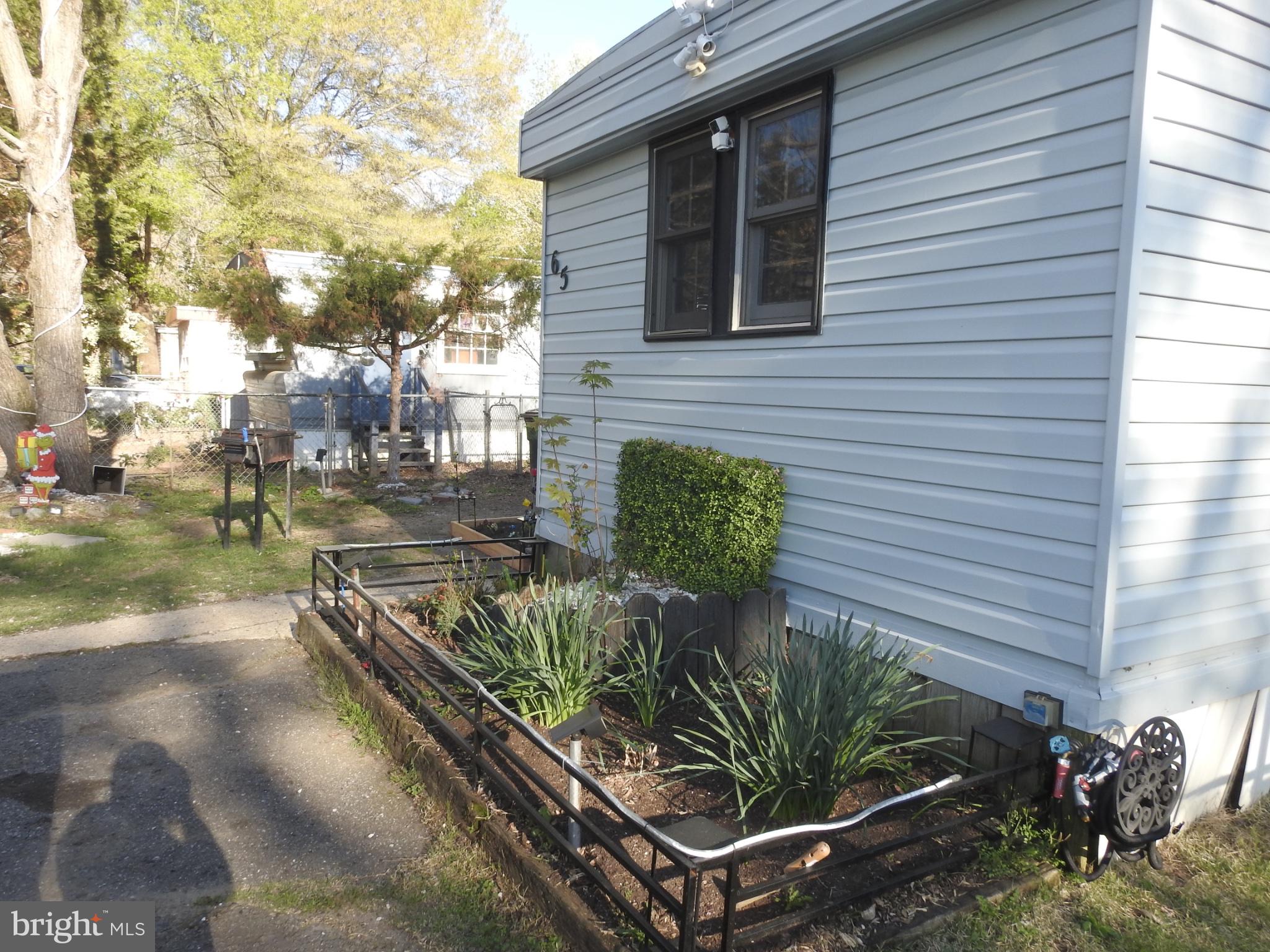 LYONS CREEK MOBILE ESTATES - Residential