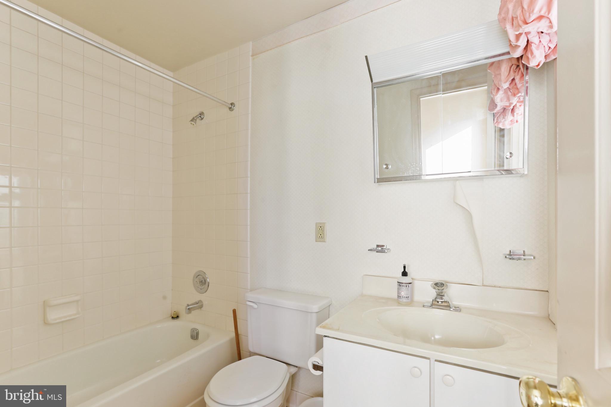 FEDERAL HILL HISTORIC DISTRICT - Residential Income