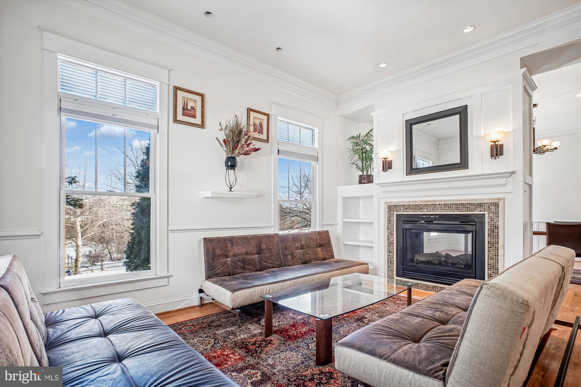 CLARENDON - Residential