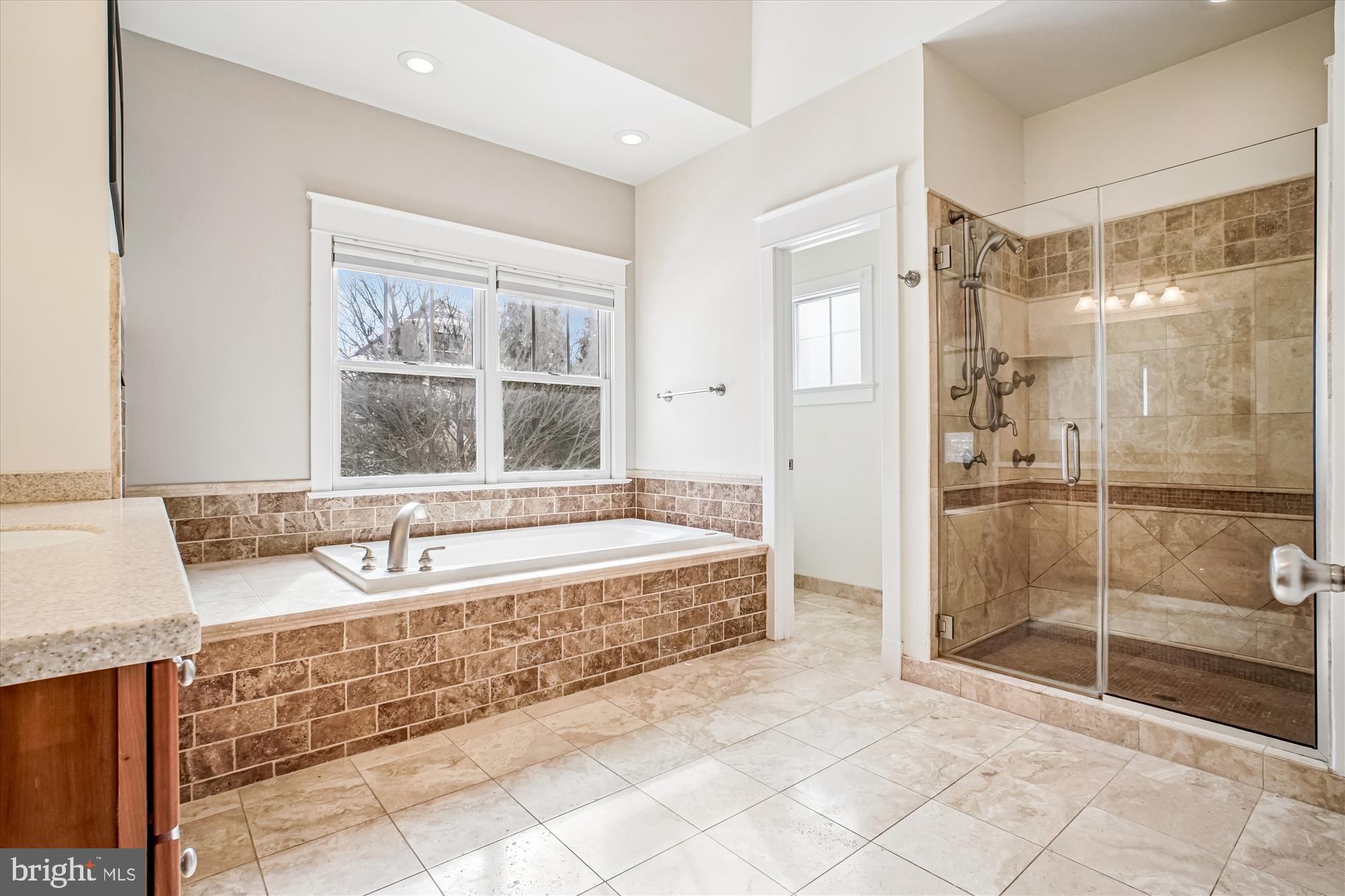 CLARENDON - Residential