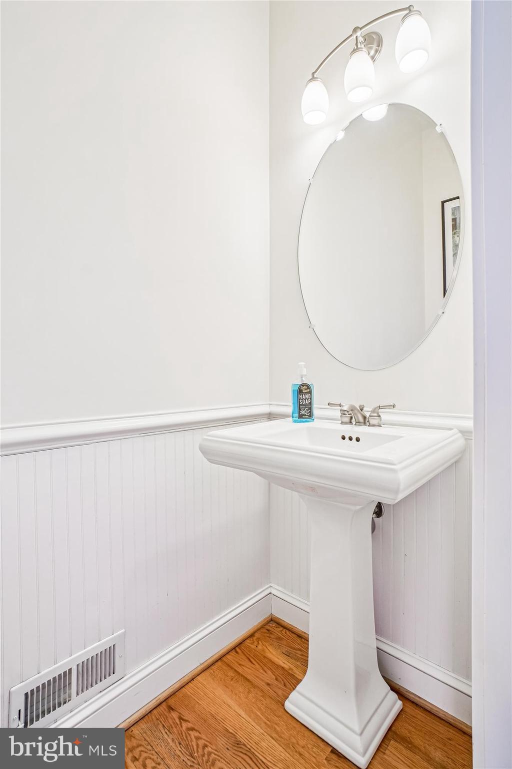 CLARENDON - Residential