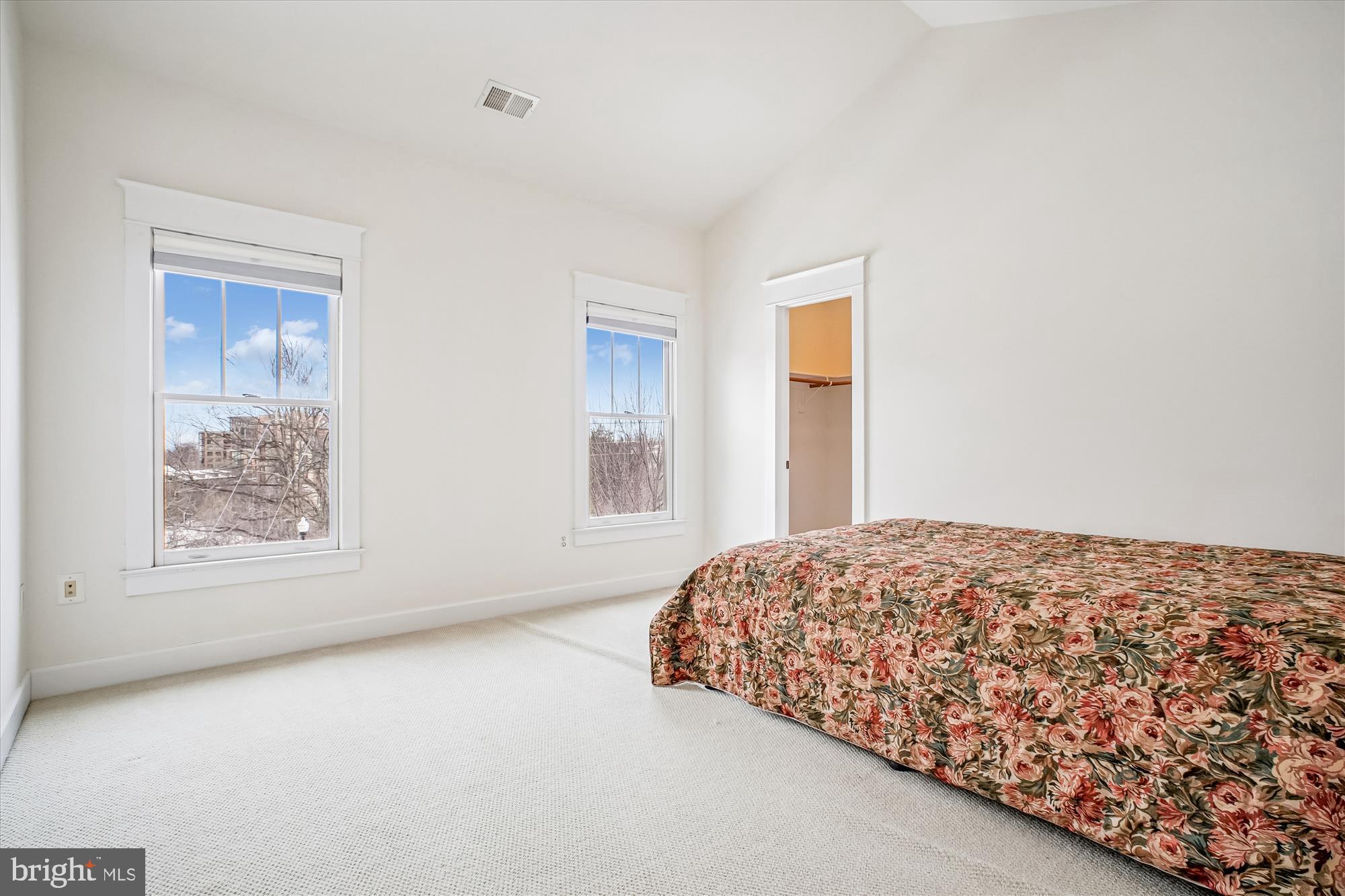 CLARENDON - Residential