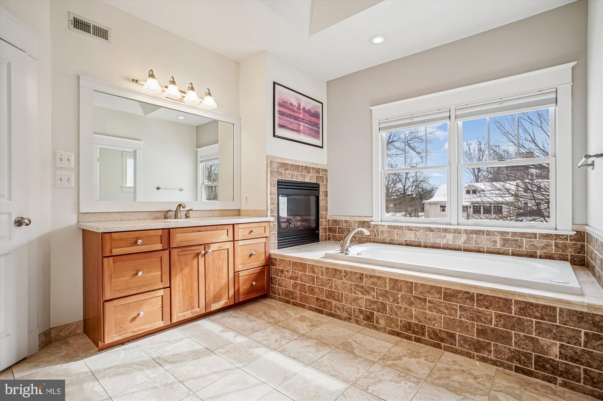 CLARENDON - Residential