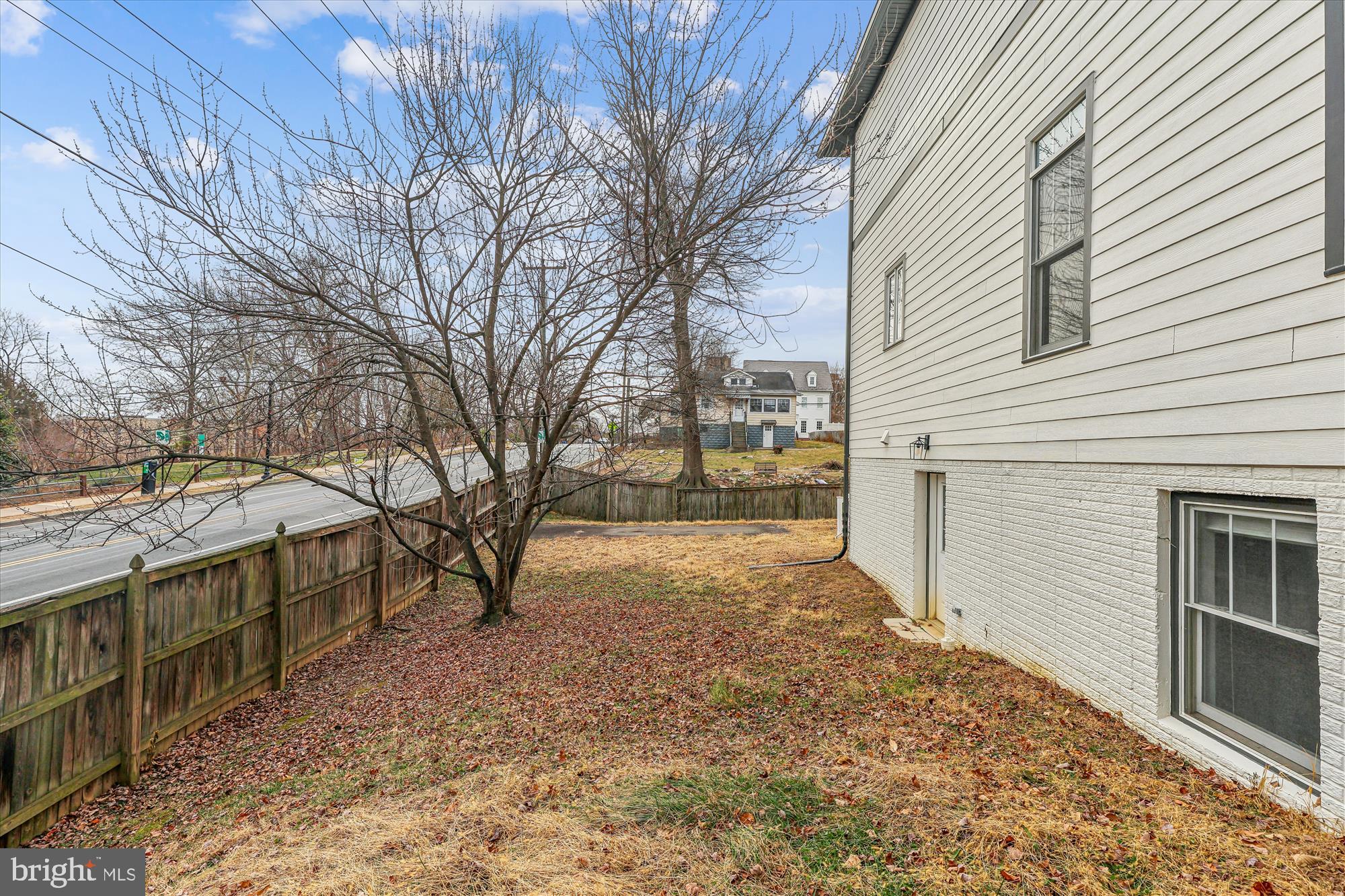 CLARENDON - Residential