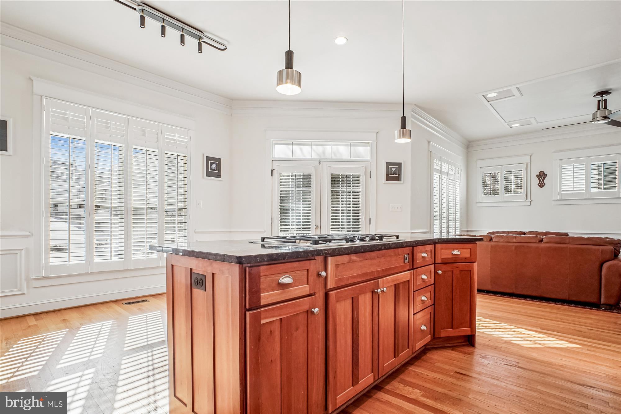 CLARENDON - Residential