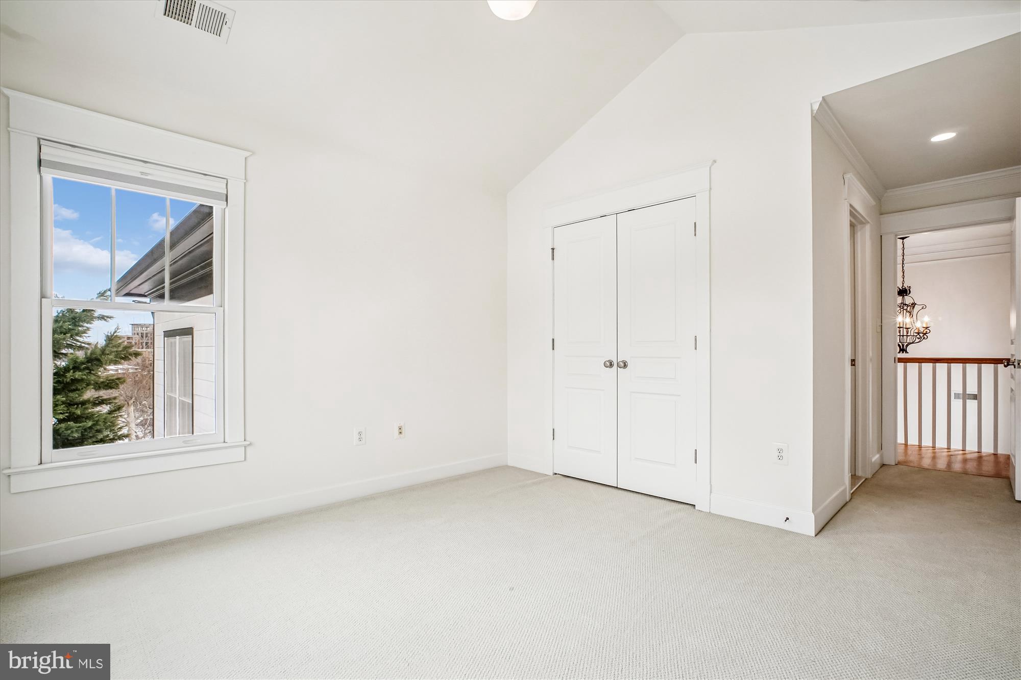 CLARENDON - Residential